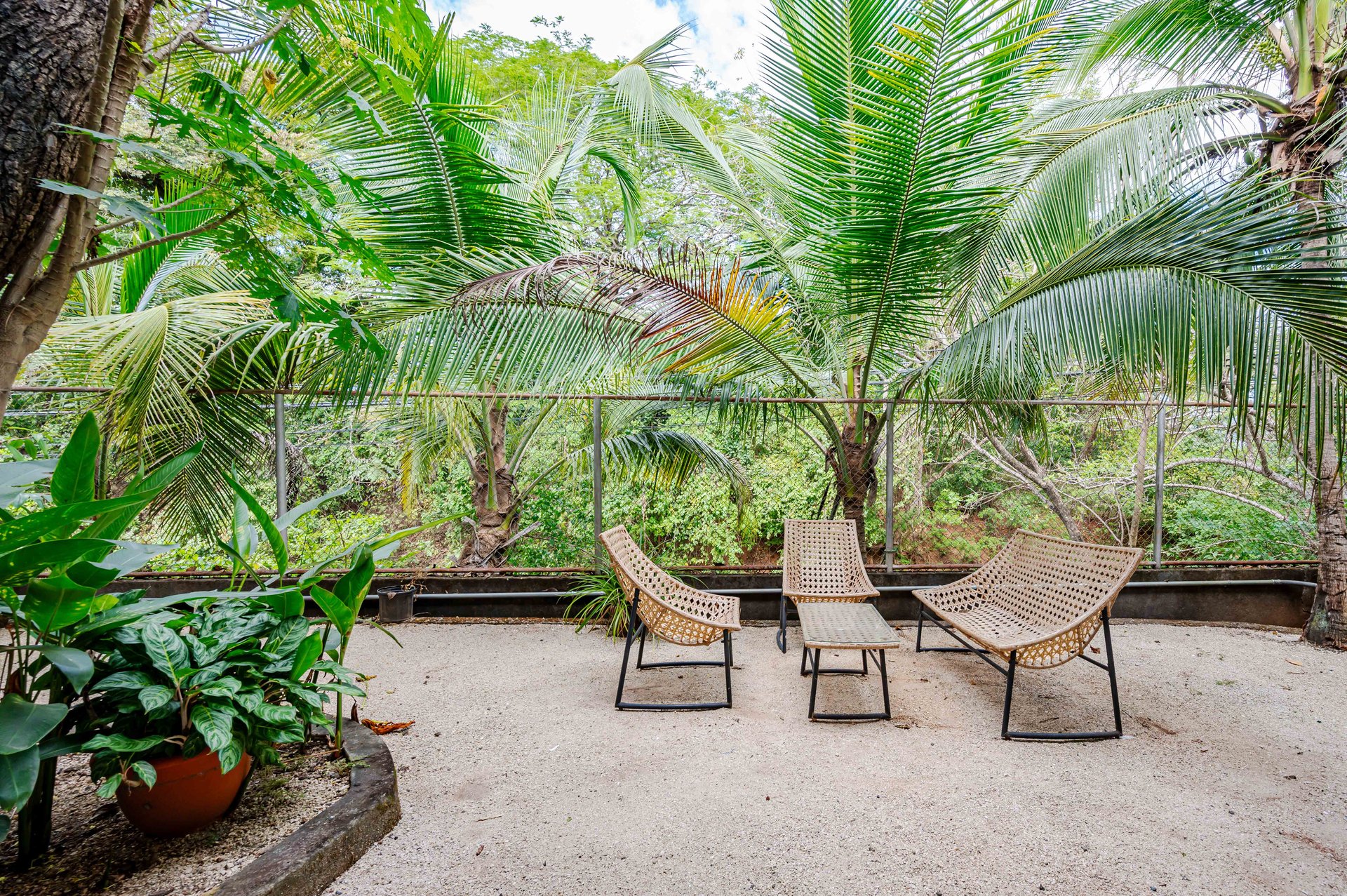 Cornett Retreat | Multi-Unit Colonial Compound 10 Mins to Playa Grande