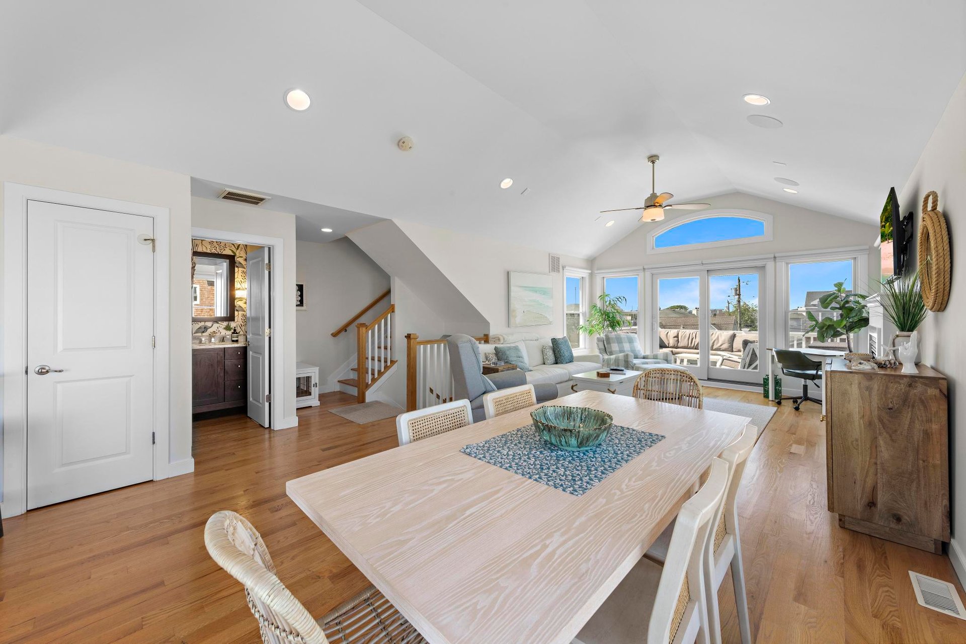 407 B Coral Street 