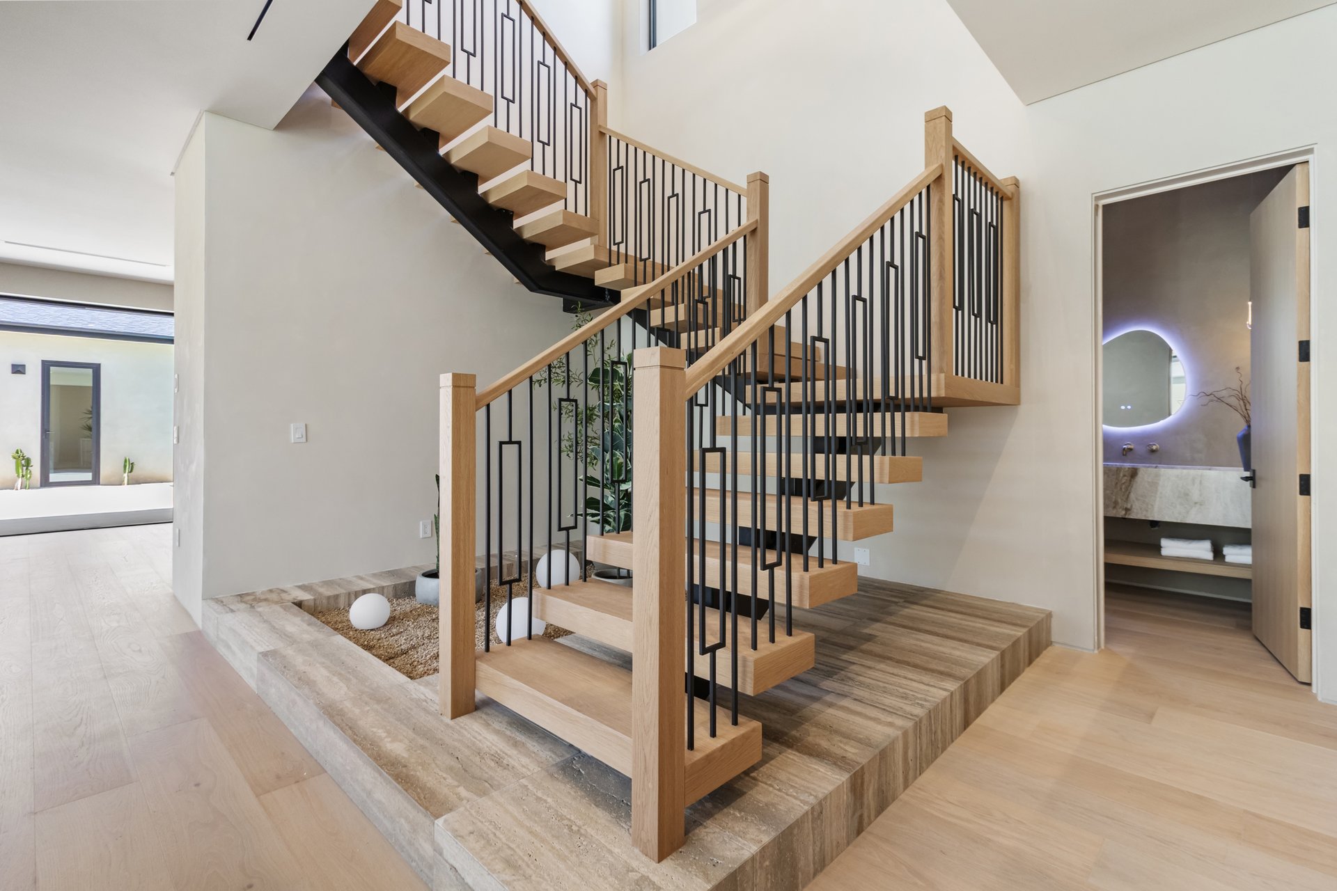 Addison St, 91436