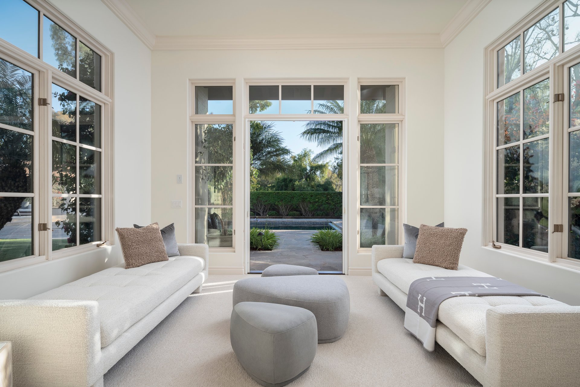 Luxury Living Redefined: Executive Rental in The Bridges