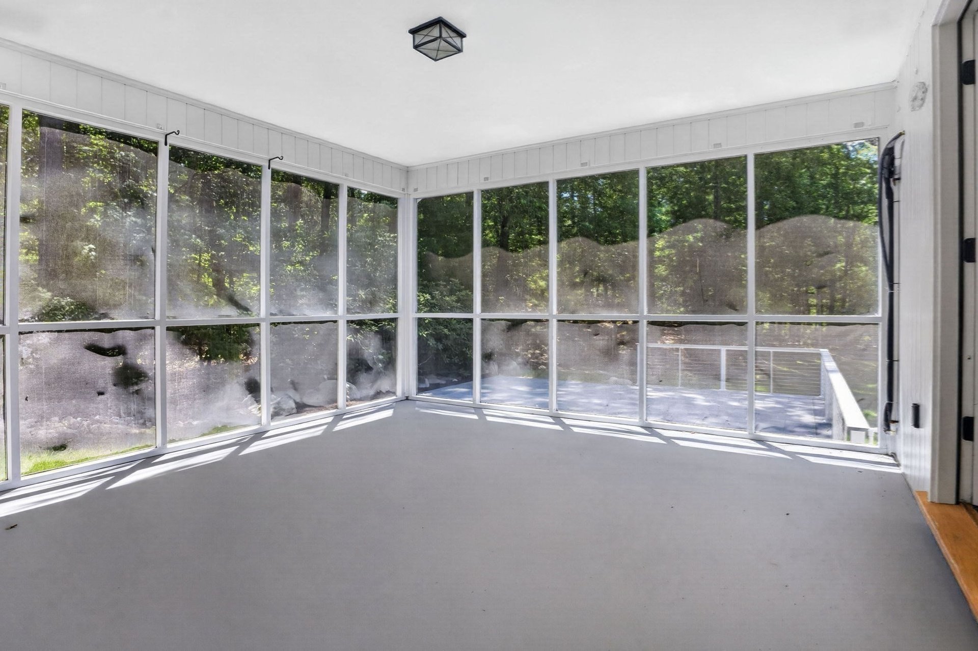96 Draper Rd, Wayland
