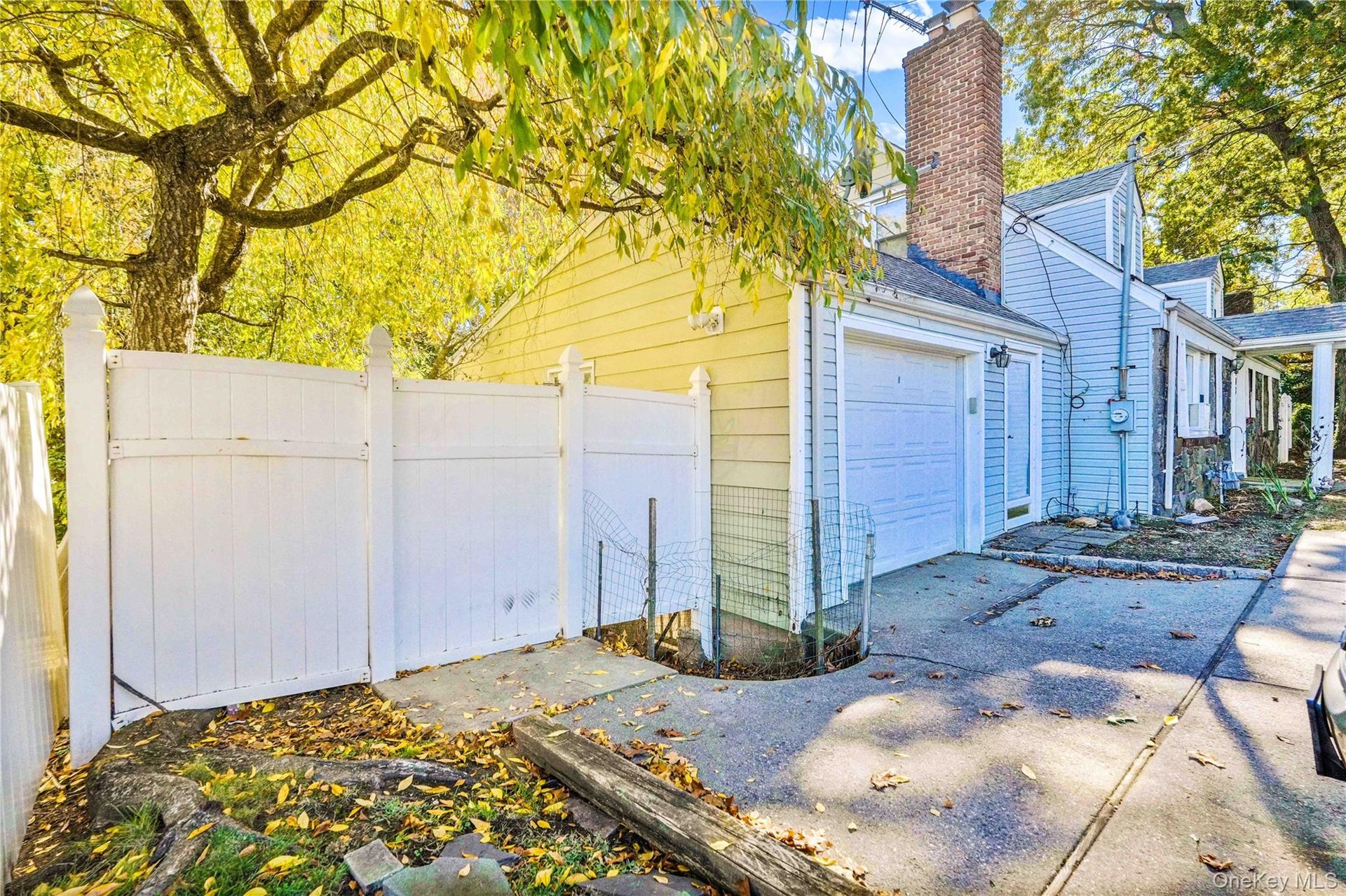303 Nassau Blvd