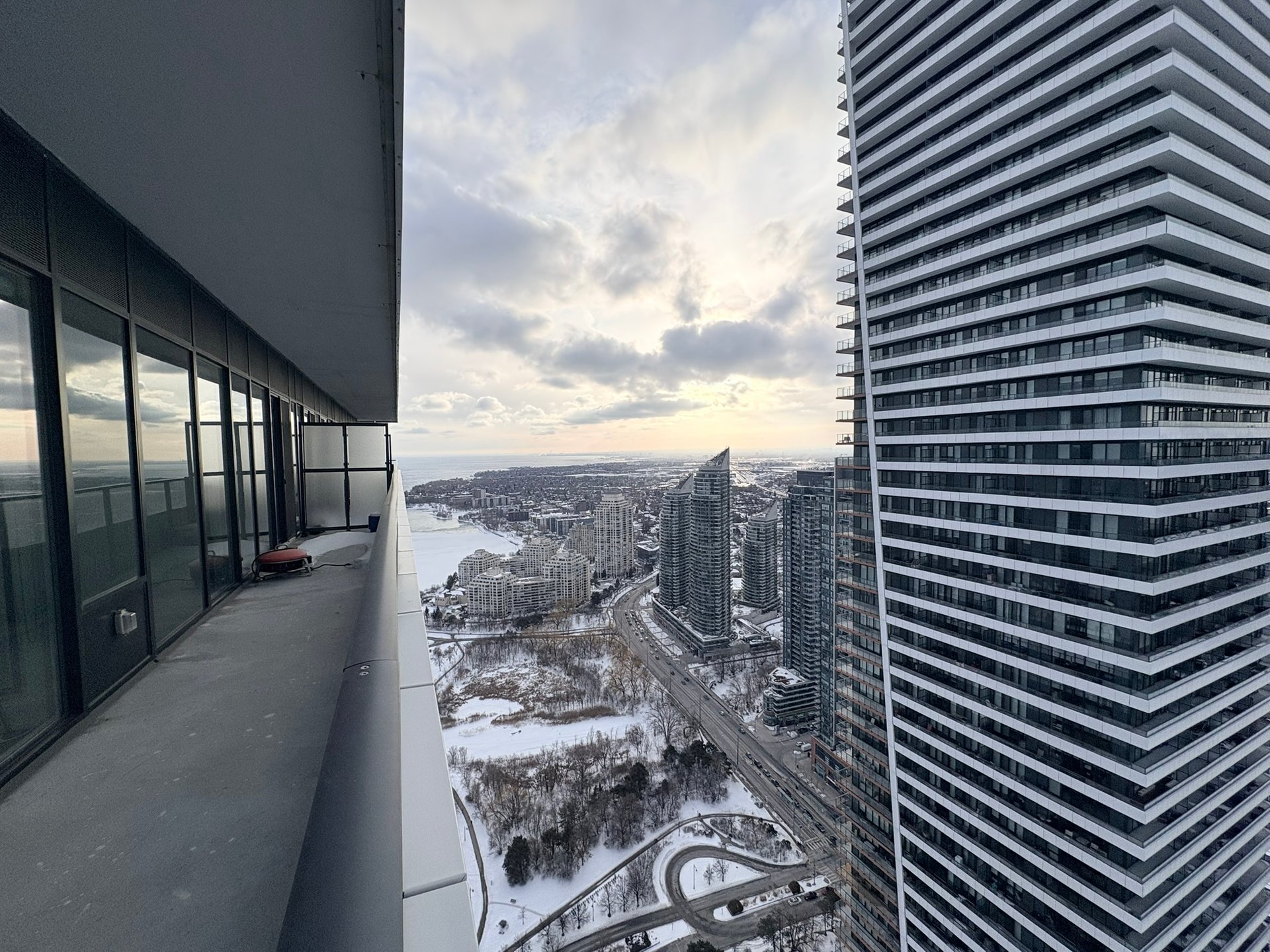 20 Shore Breeze Drive Unit: 4703