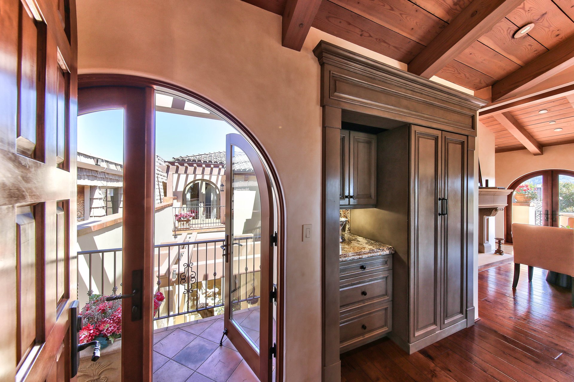 Carmel Penthouse - Luxury Rental