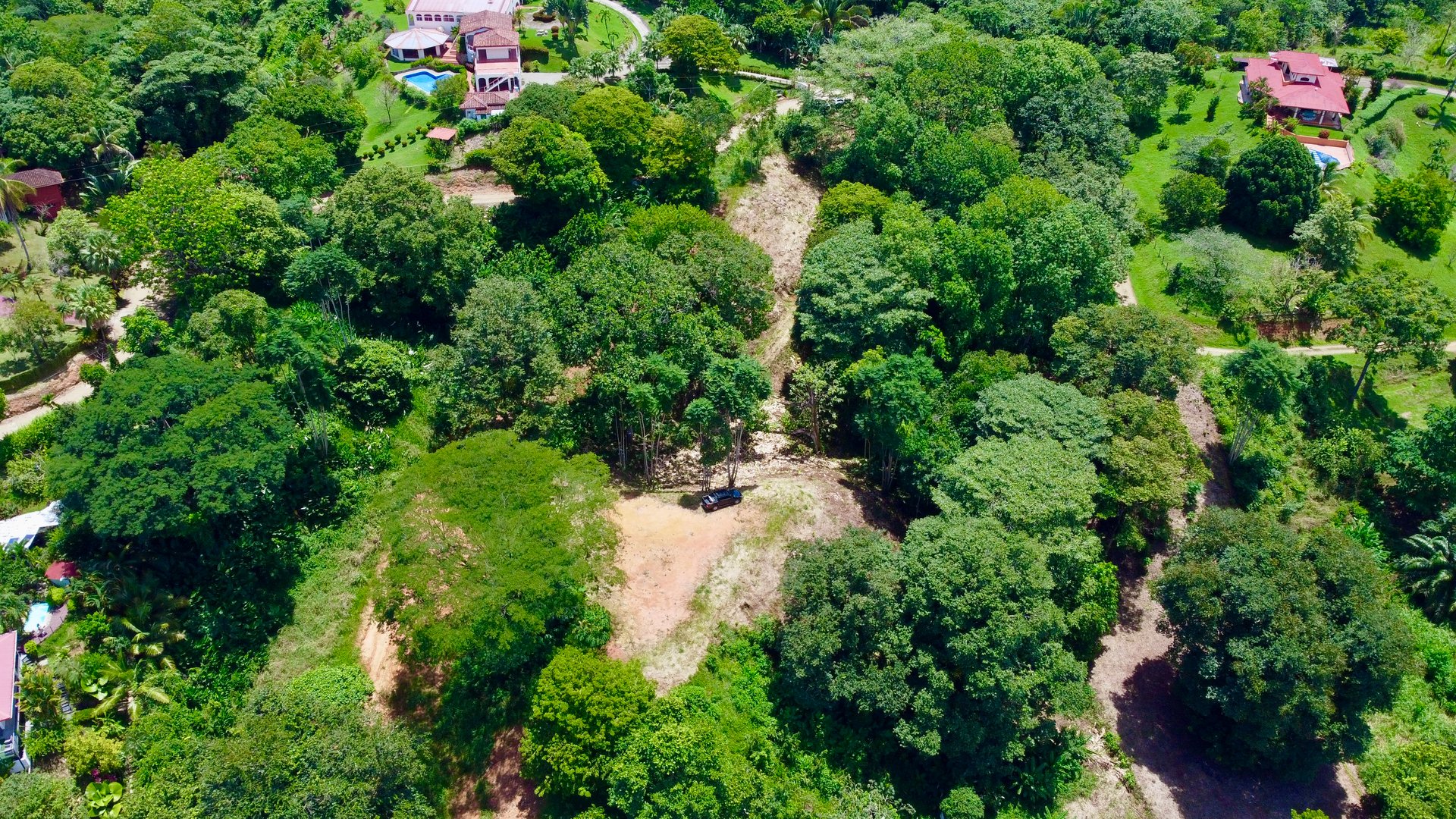 Build-Ready Lot in Ojochal’s Calle Cacique | Easy Access & Stunning Mountain Views
