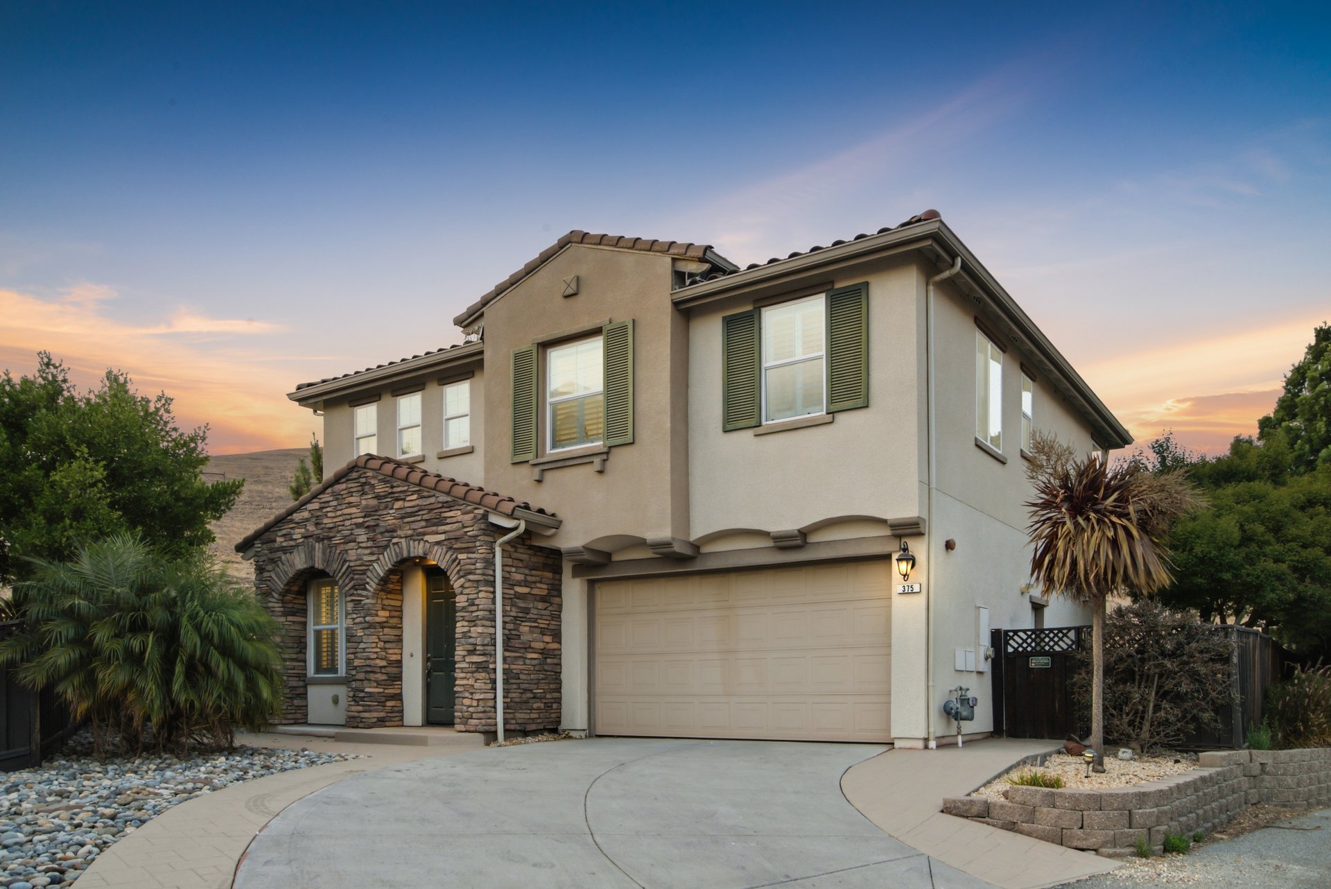 375 Longhill CT
