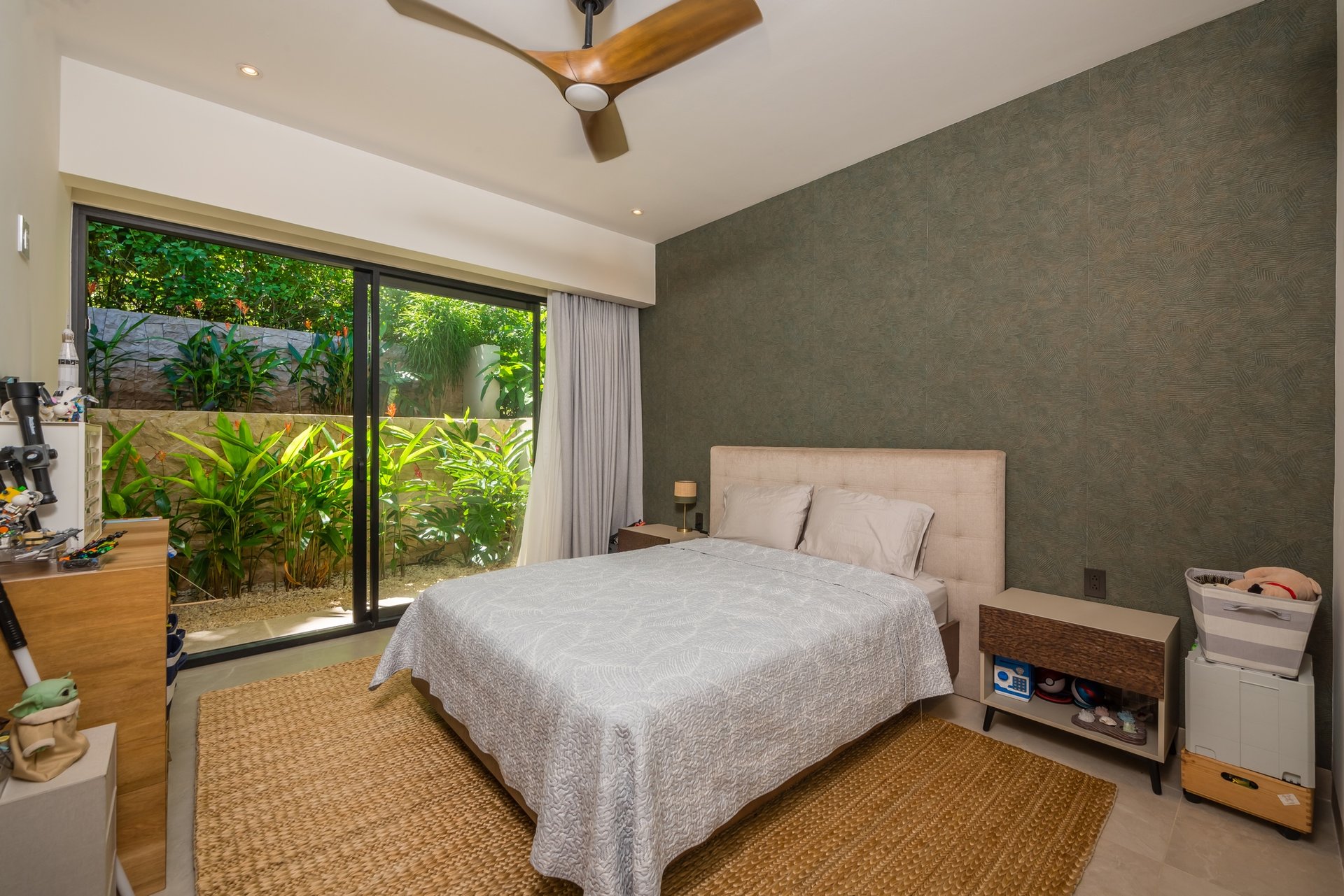 Casa Aura: Modern Luxury with Ocean Views in Reserva Conchal