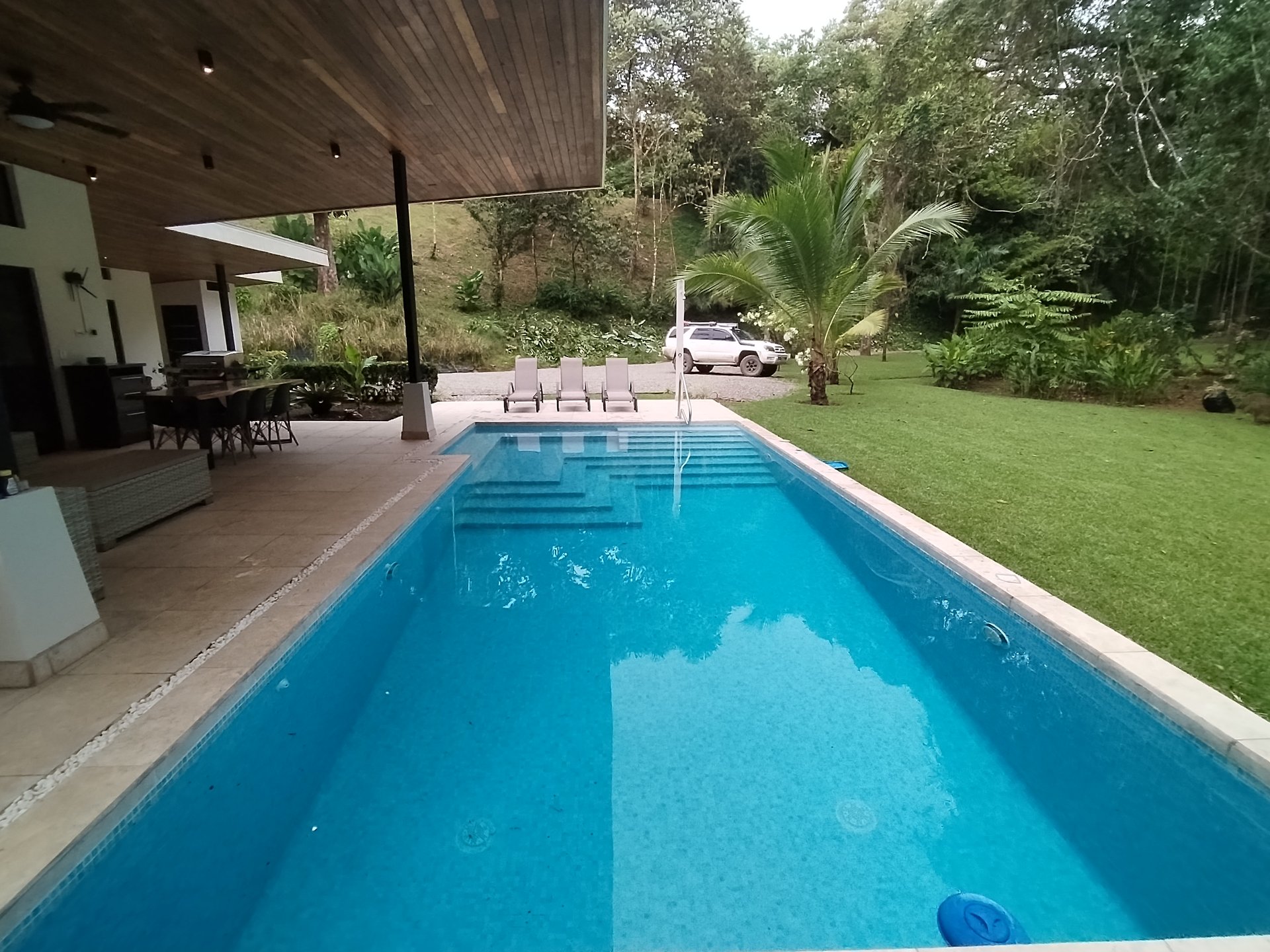 Villa Shanti: Luxurious 3-Bedroom Jungle Home in Ojochal, Costa Rica