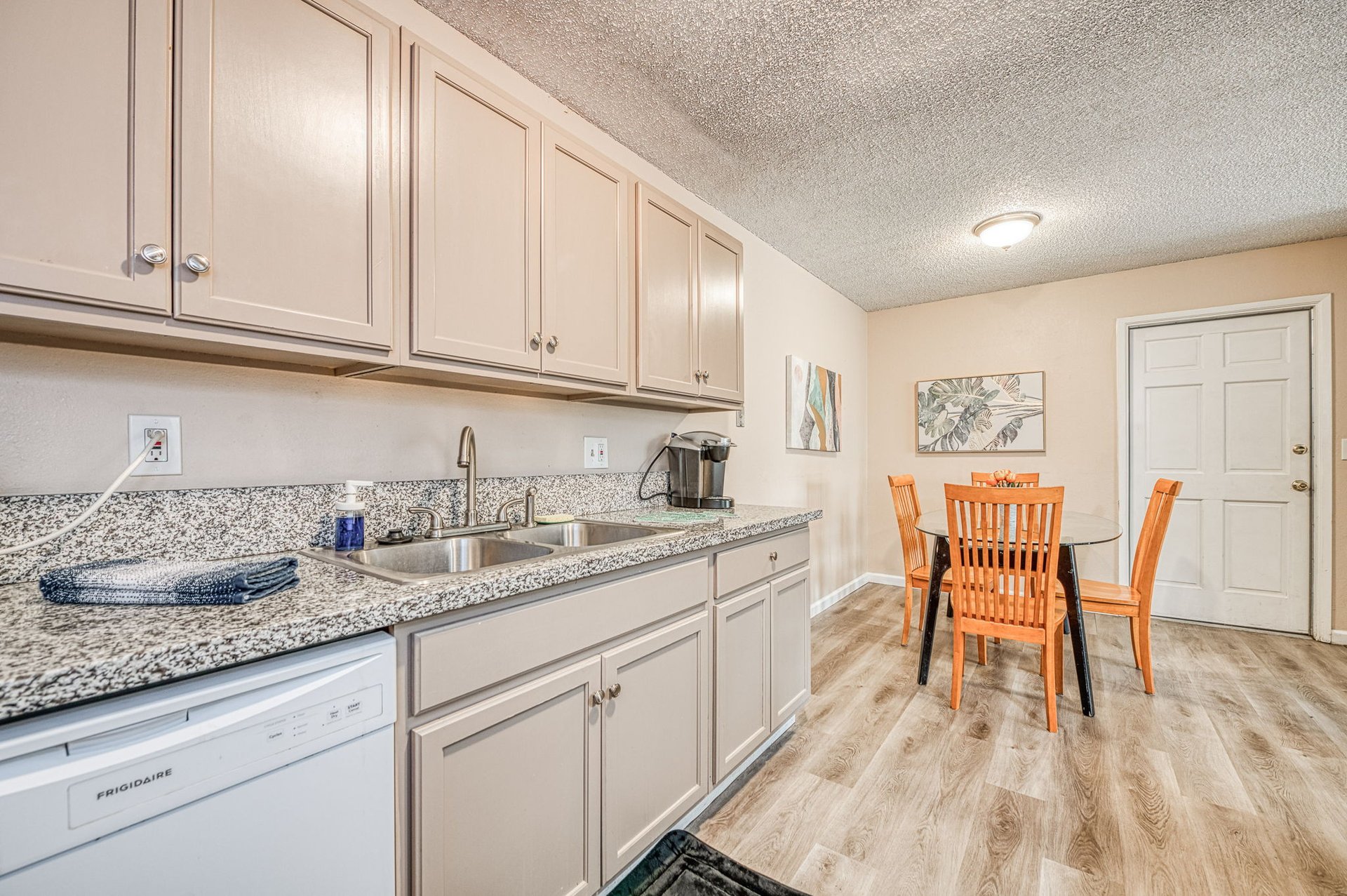 2247 W Dakota Avenue #116, Fresno