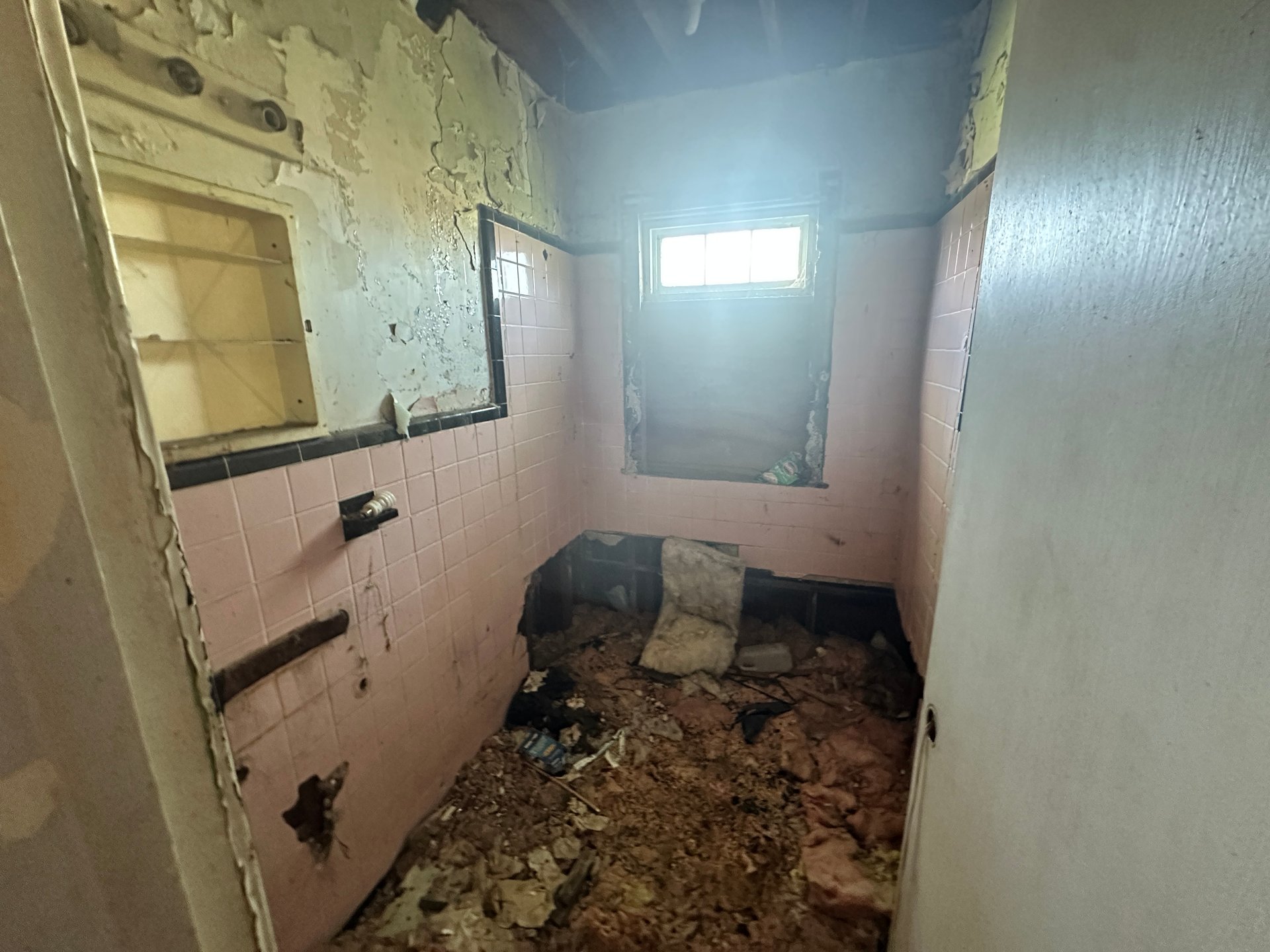 28 W Montana St