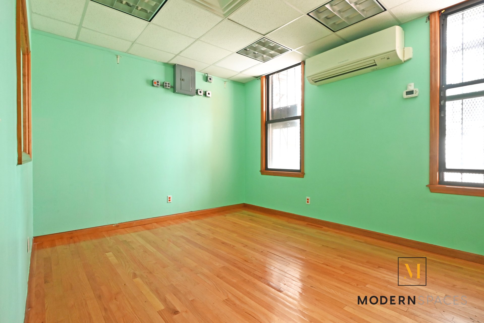 38-31 Crescent Street 2nd Floor