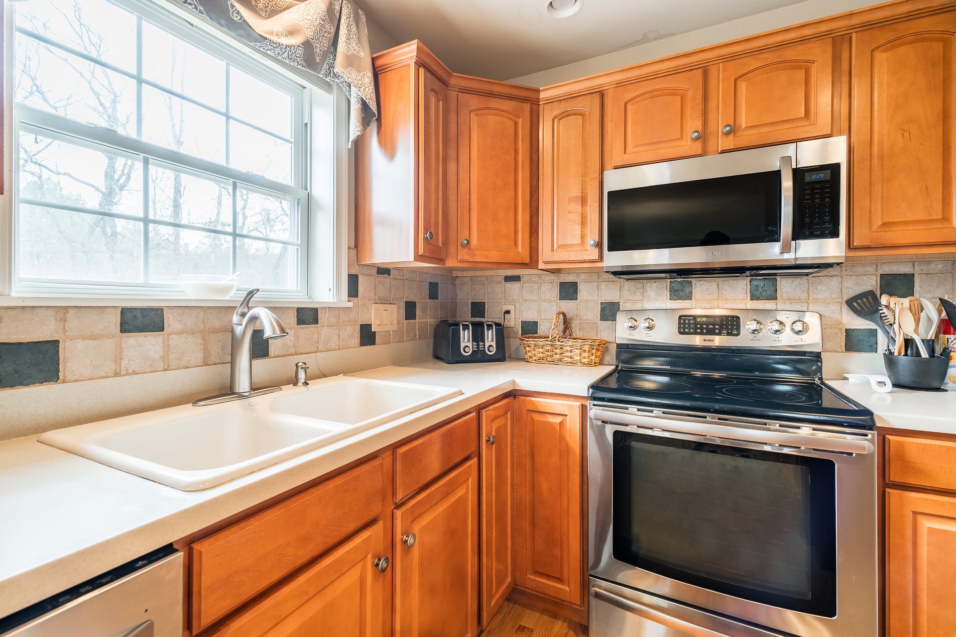7055 Maple Court