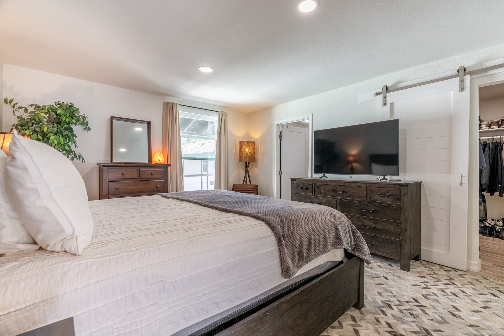 31550 Agoura Road 3