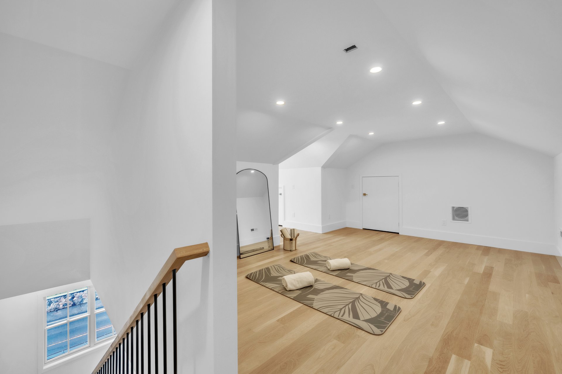 East Ave, Unit A