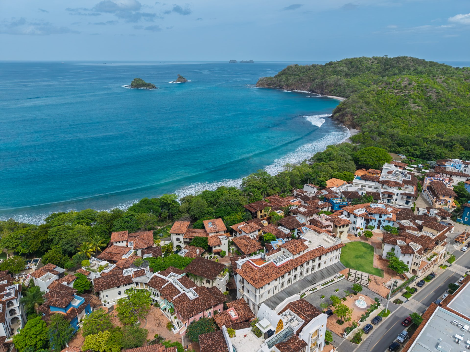 16 Calle La Ronda | Renovated Three-Bedroom Home Steps from Playa Danta