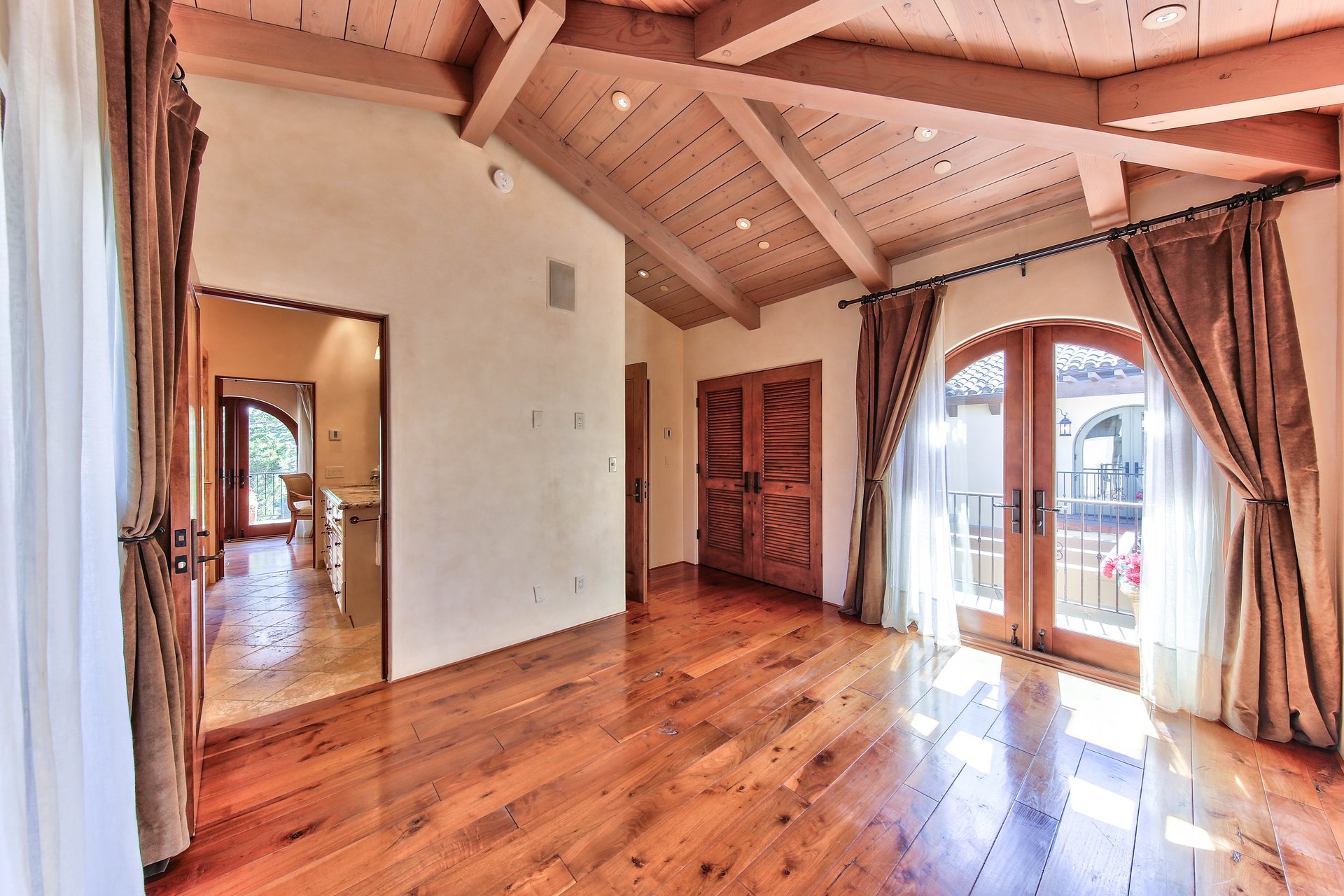 Carmel Penthouse - Luxury Rental