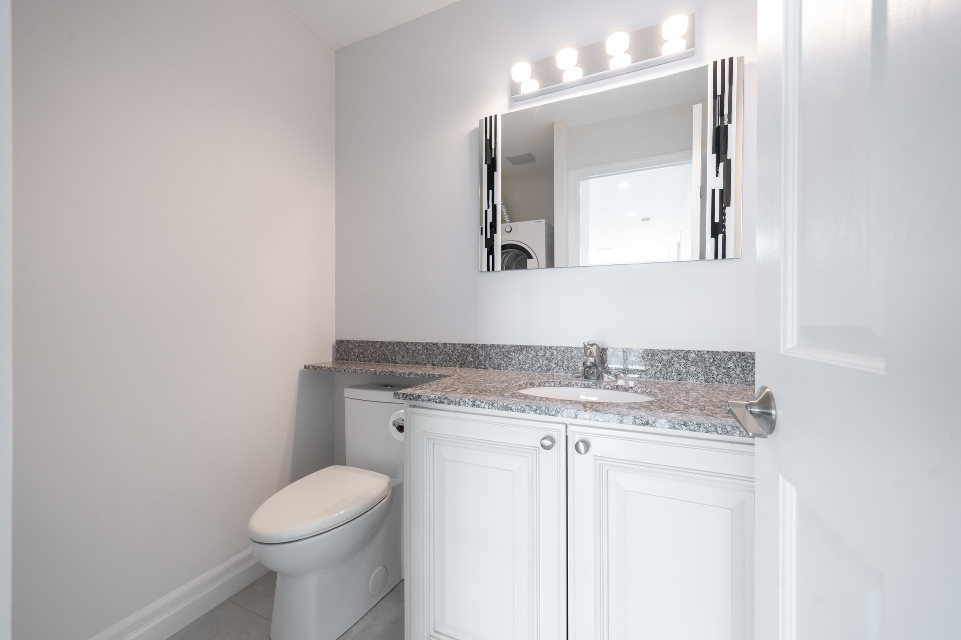 5508 Yonge St PH02