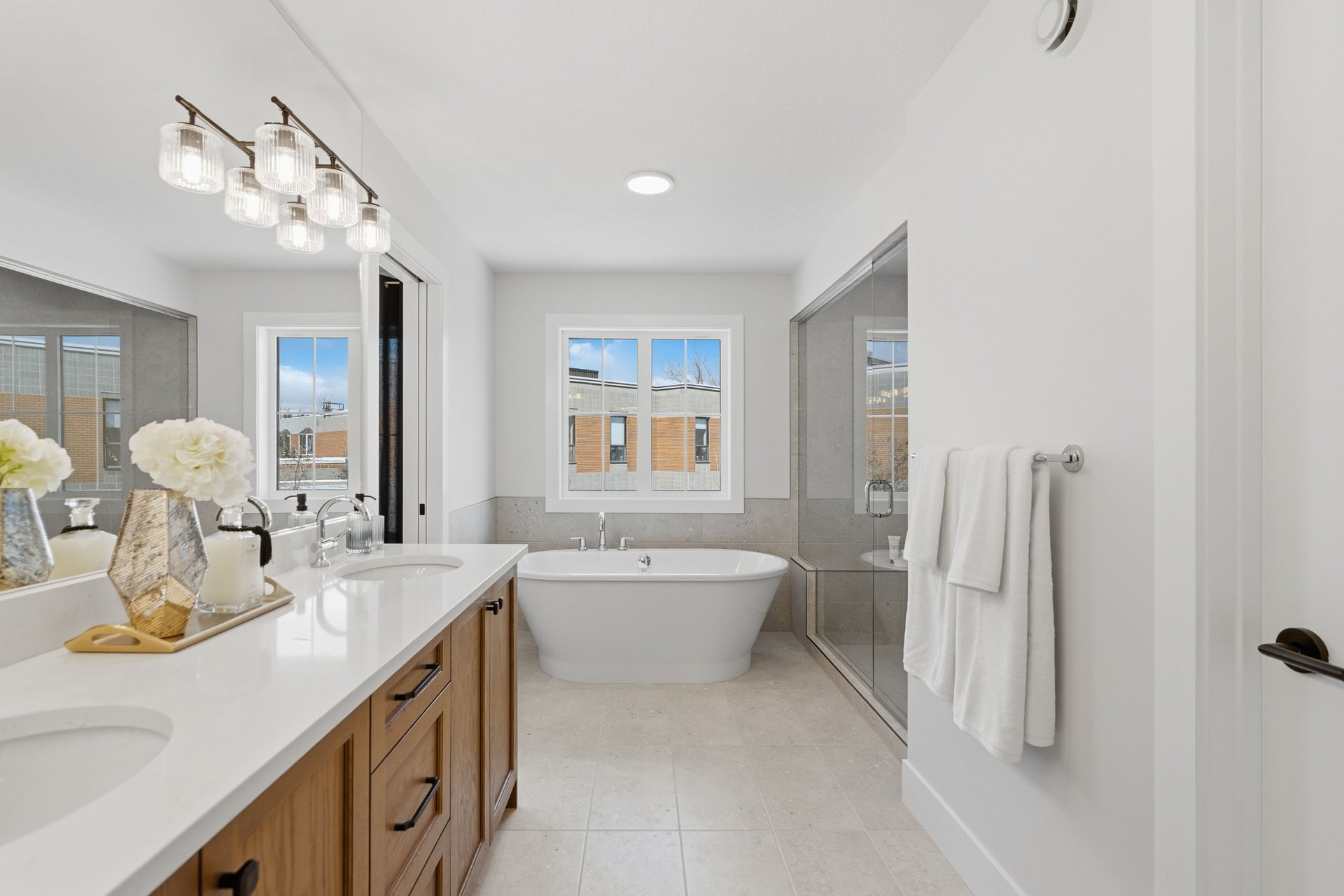 378 Bessborough Drive SW