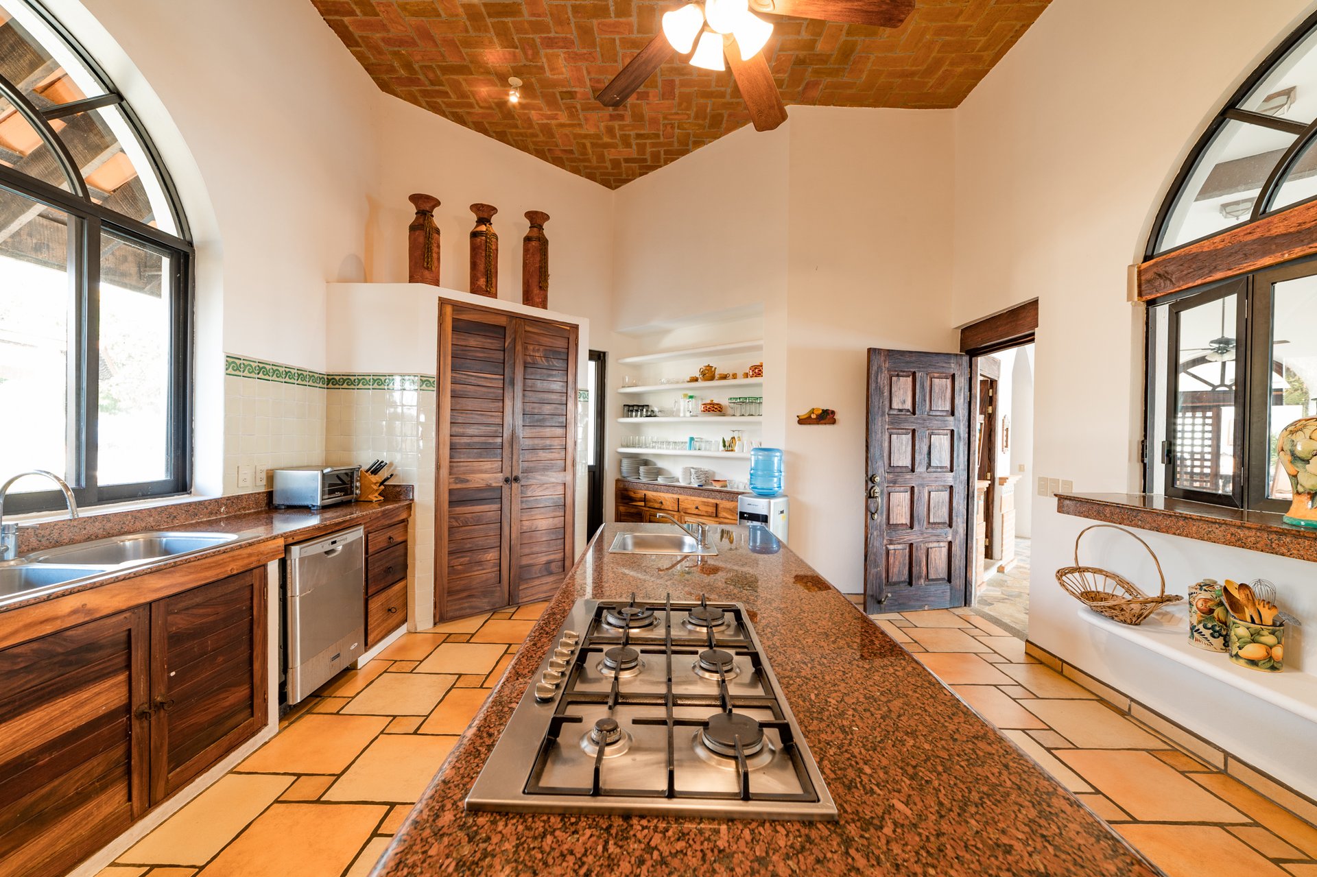 5 Bedroom, Single Family Home, Villa Encantada 
