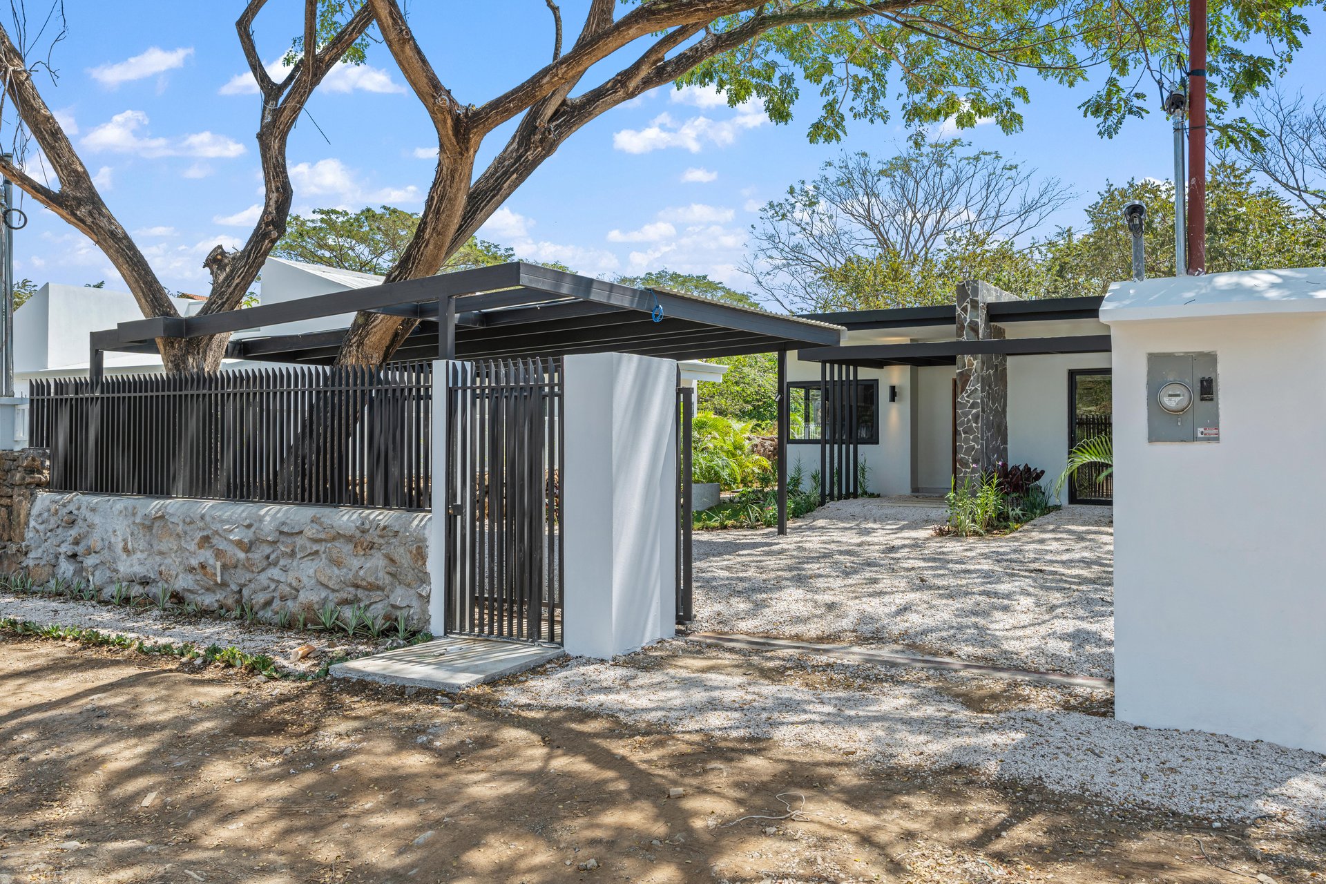 Casa Kuna | 3-Bed Modern Coastal Oasis in the Heart of Playas del Coco
