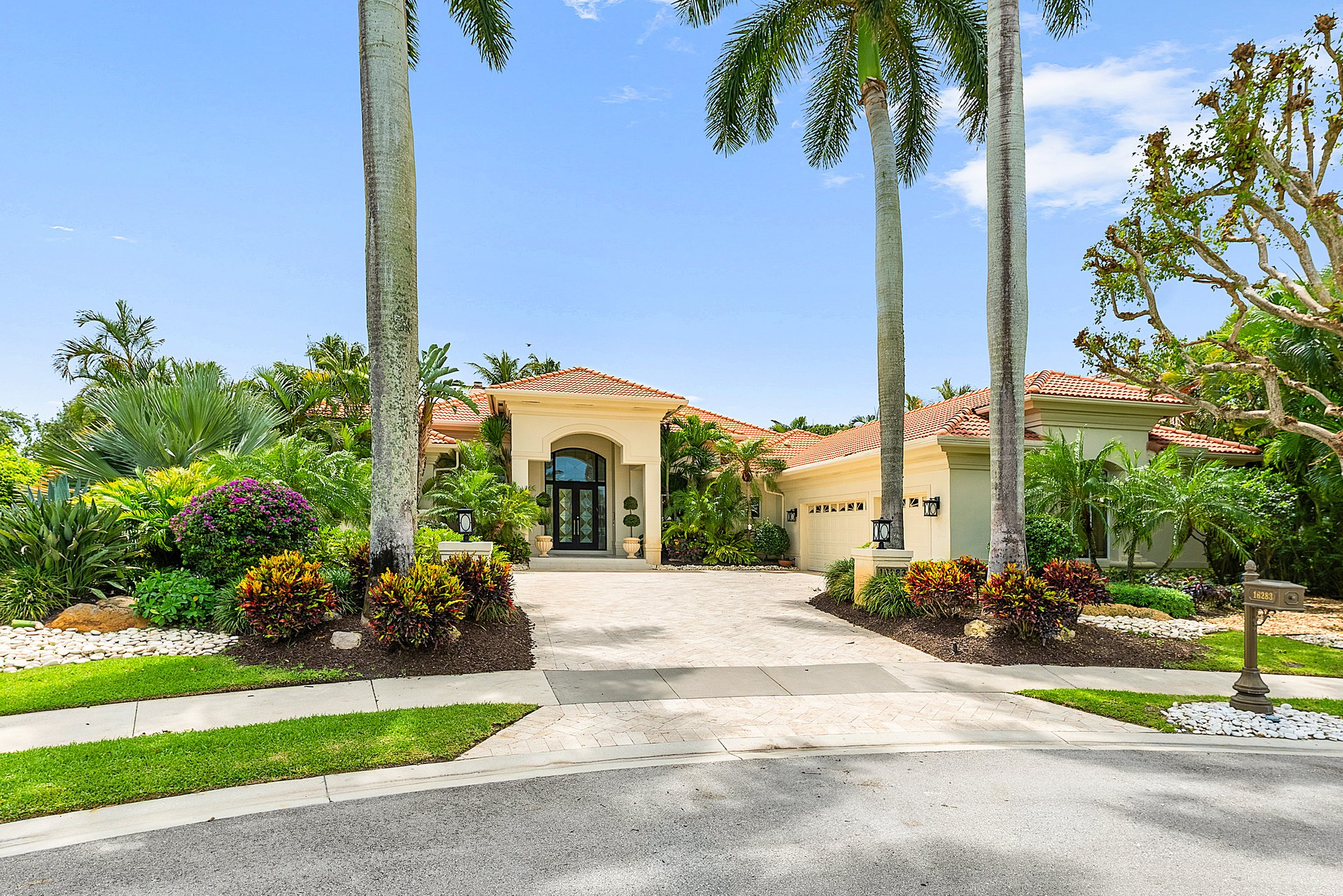 16283 Vintage Oaks Lane