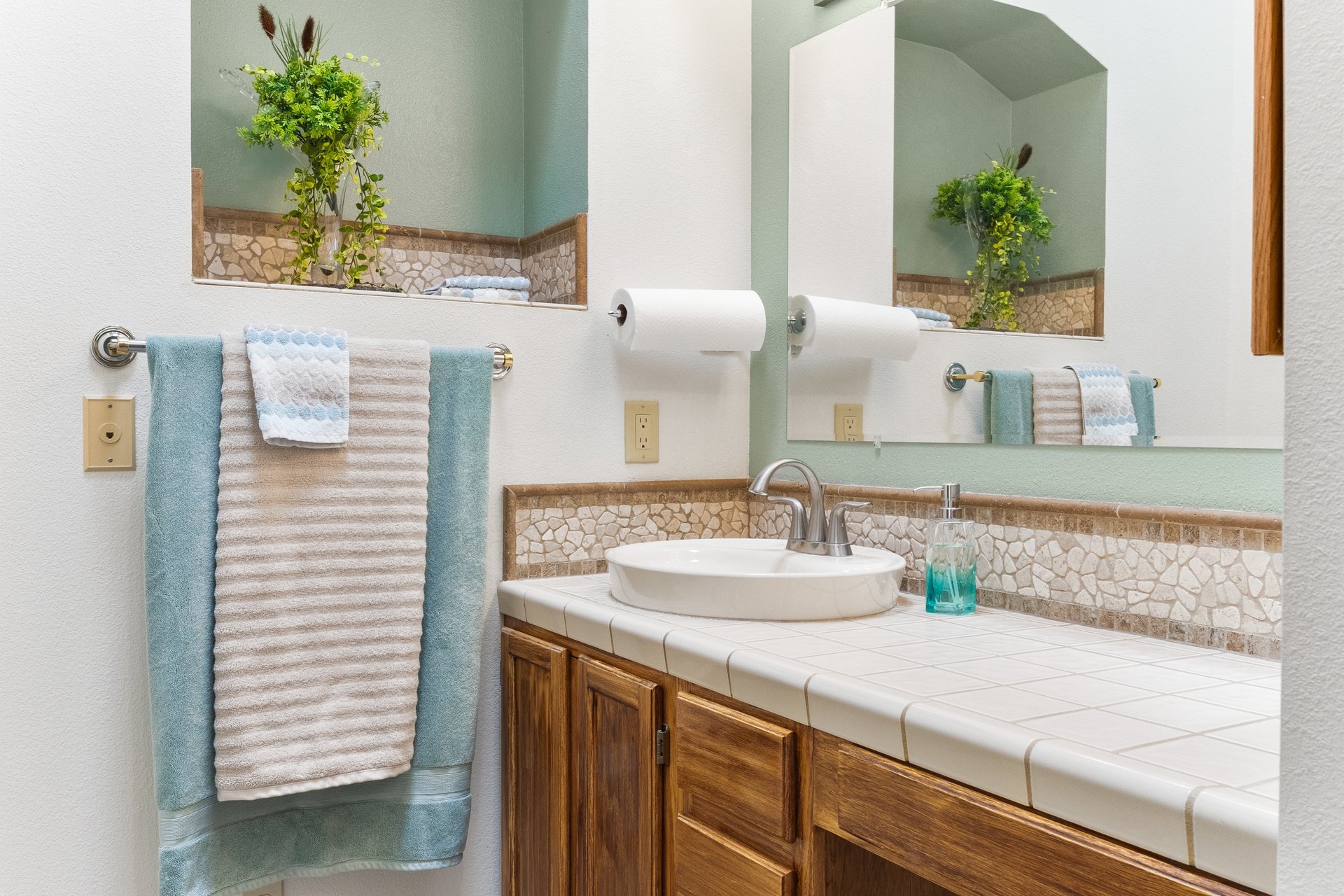 Panoramic Mountain Views in West Golden Hills — 21725 Mountain Drive, Tehachapi