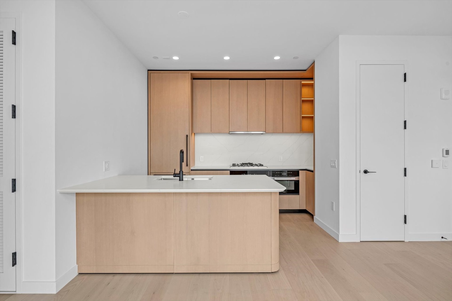 480 Kent Ave #14C
