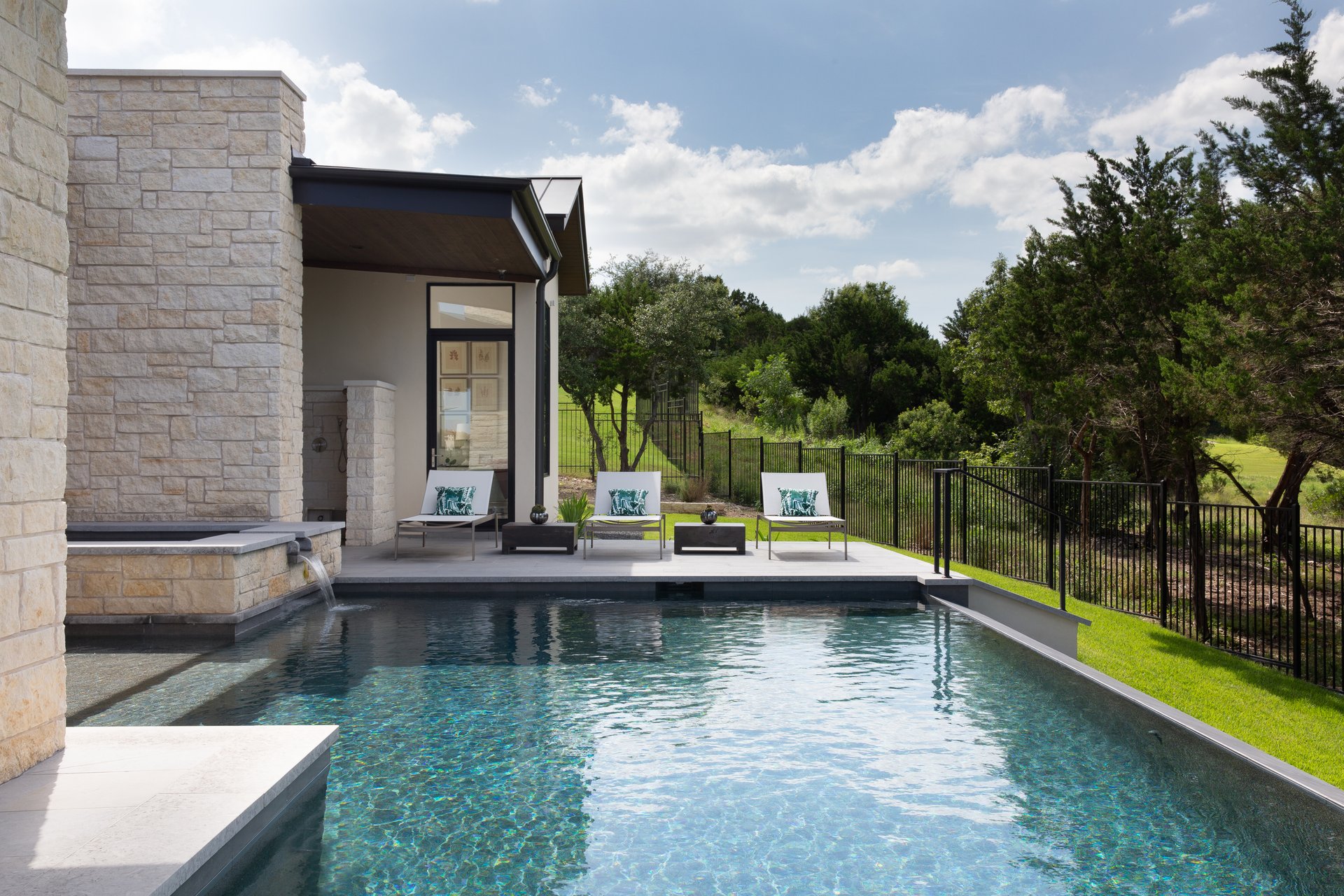 Contemporary Design & Spectacular Views