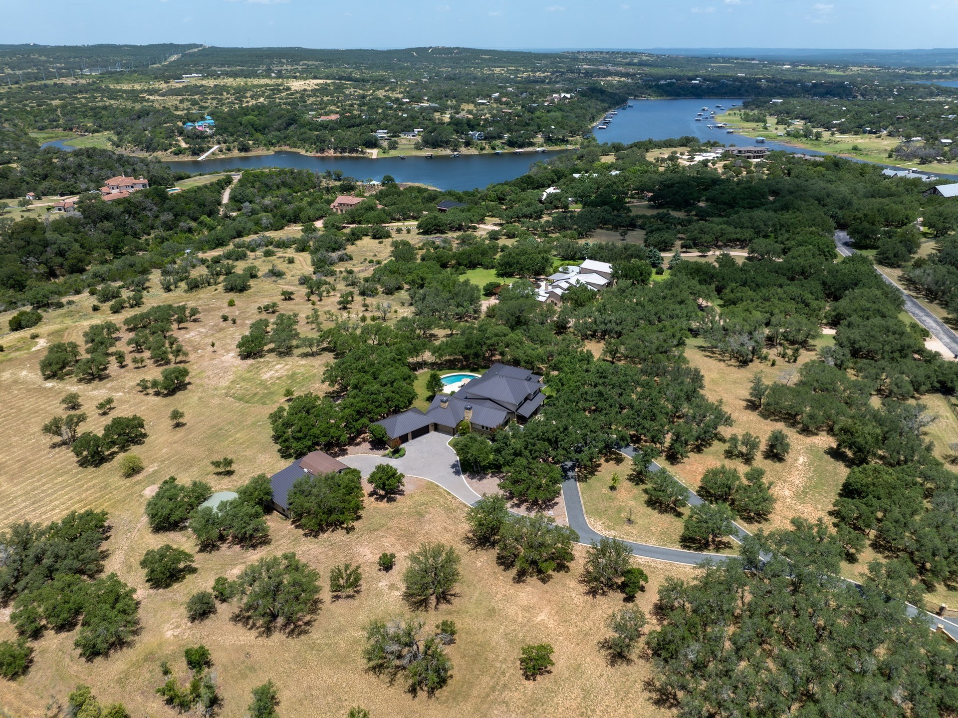 900 Rivercliff Drive