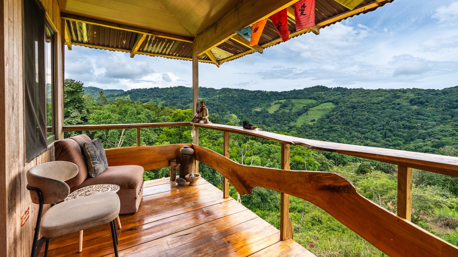 Mountain Home with Guest Cabin & Additional Building Site Near Nauyaca Waterfalls