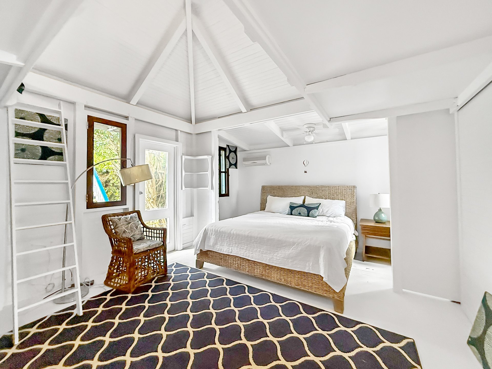 951 Casablanca-Luck Hill Standalone Home