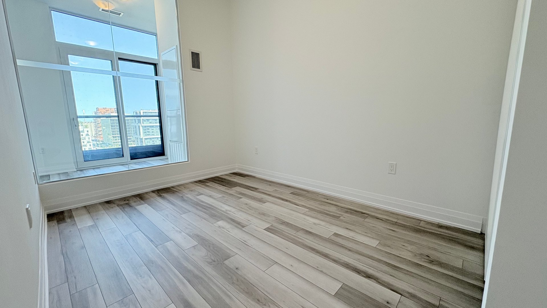 15 Richardson Street Unit: 1211