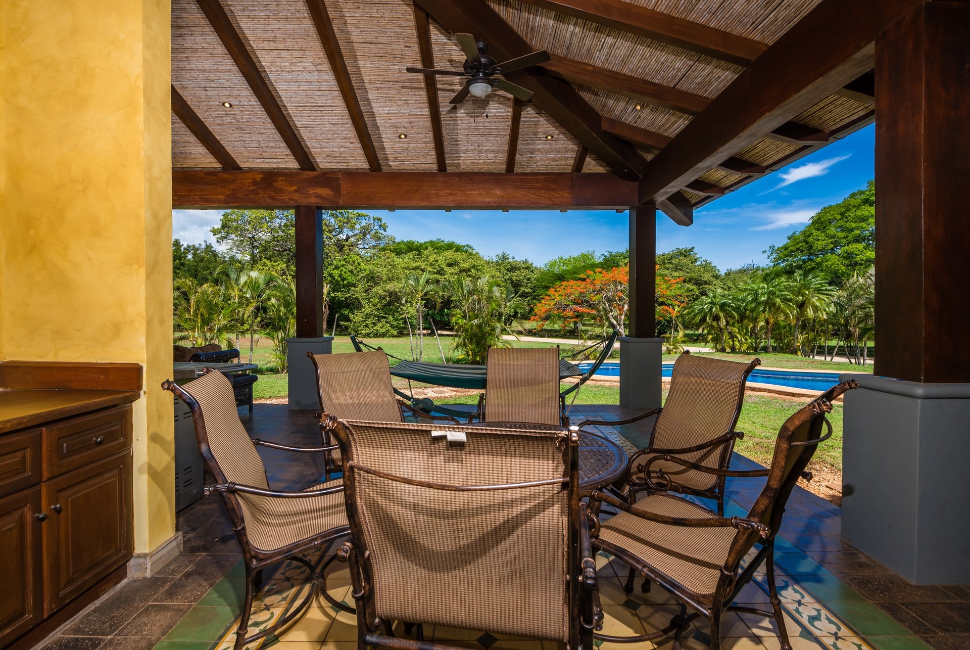 Casa Miraflores, Reserva De Golf #94 | Welcome to Casa Miraflores, an exquisite colonial-style estate home located in Hacienda Pinilla!