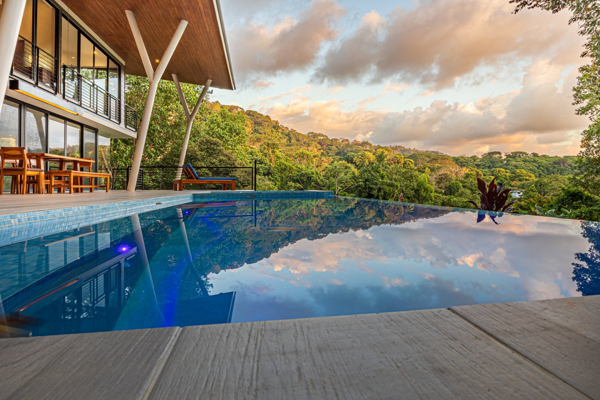 4 Bedroom Jungle Paradise with Ocean Views