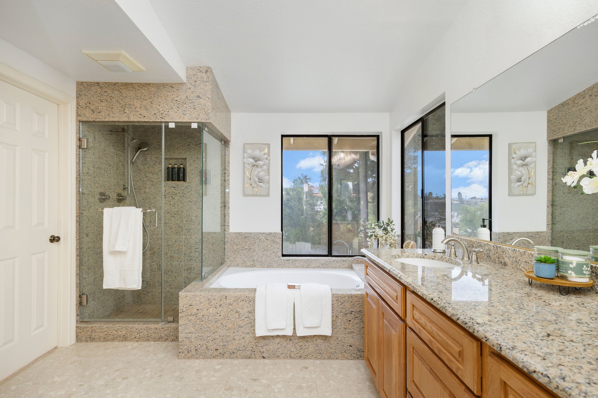 2736 Whitechapel Pl