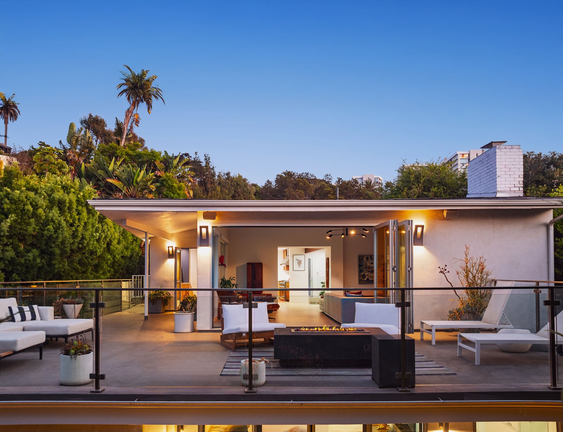 279 Mabery Rd, Santa Monica
