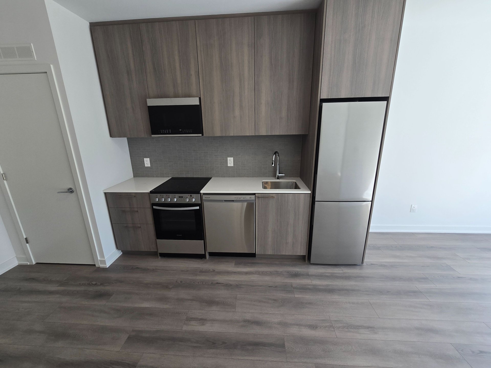 Bright Open-Concept Suite