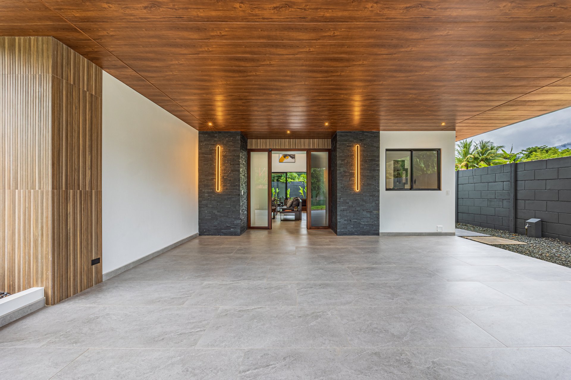 Tropica House a Luxurious Oasis in the Heart of Uvita!