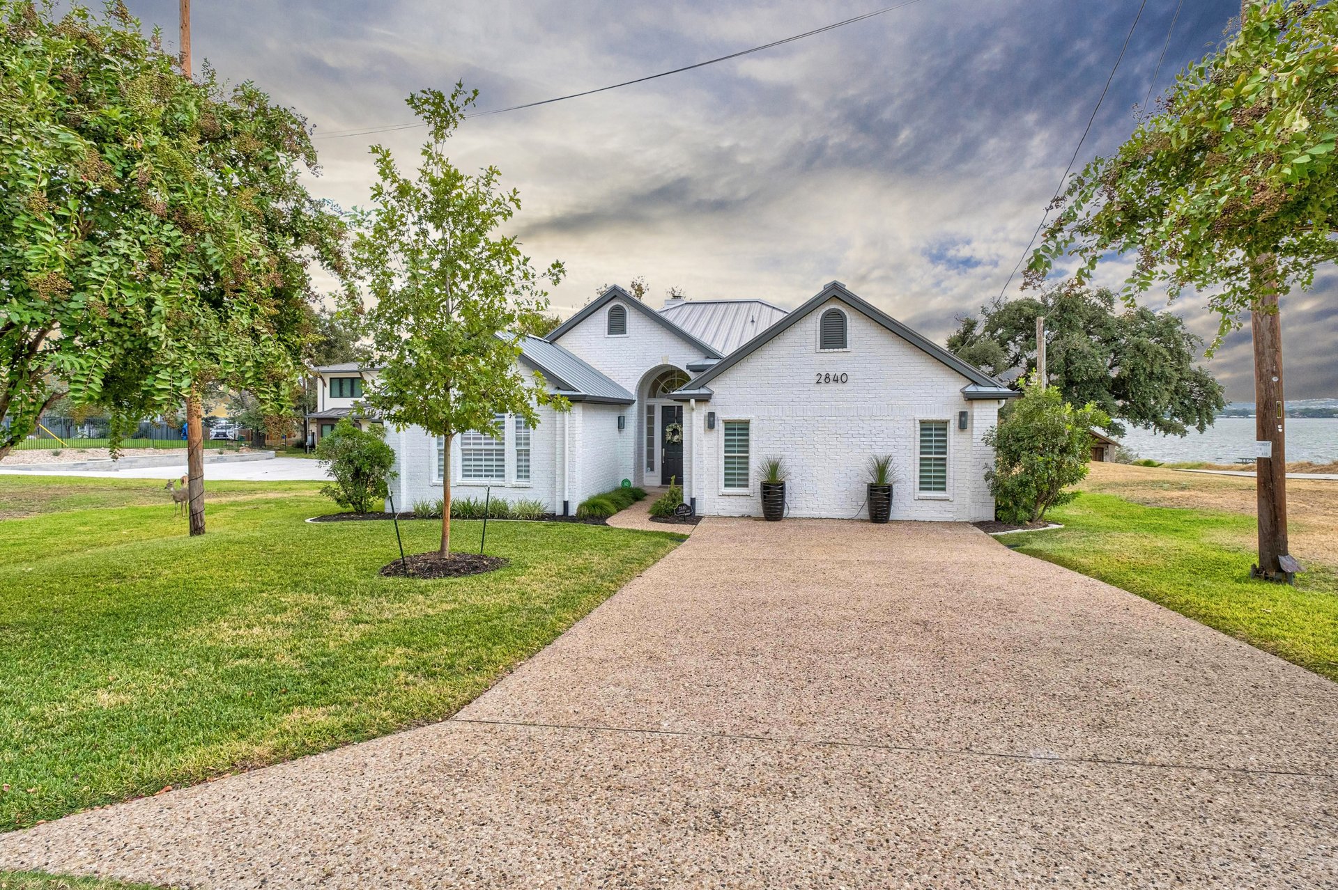 2840 Lakeview Lane