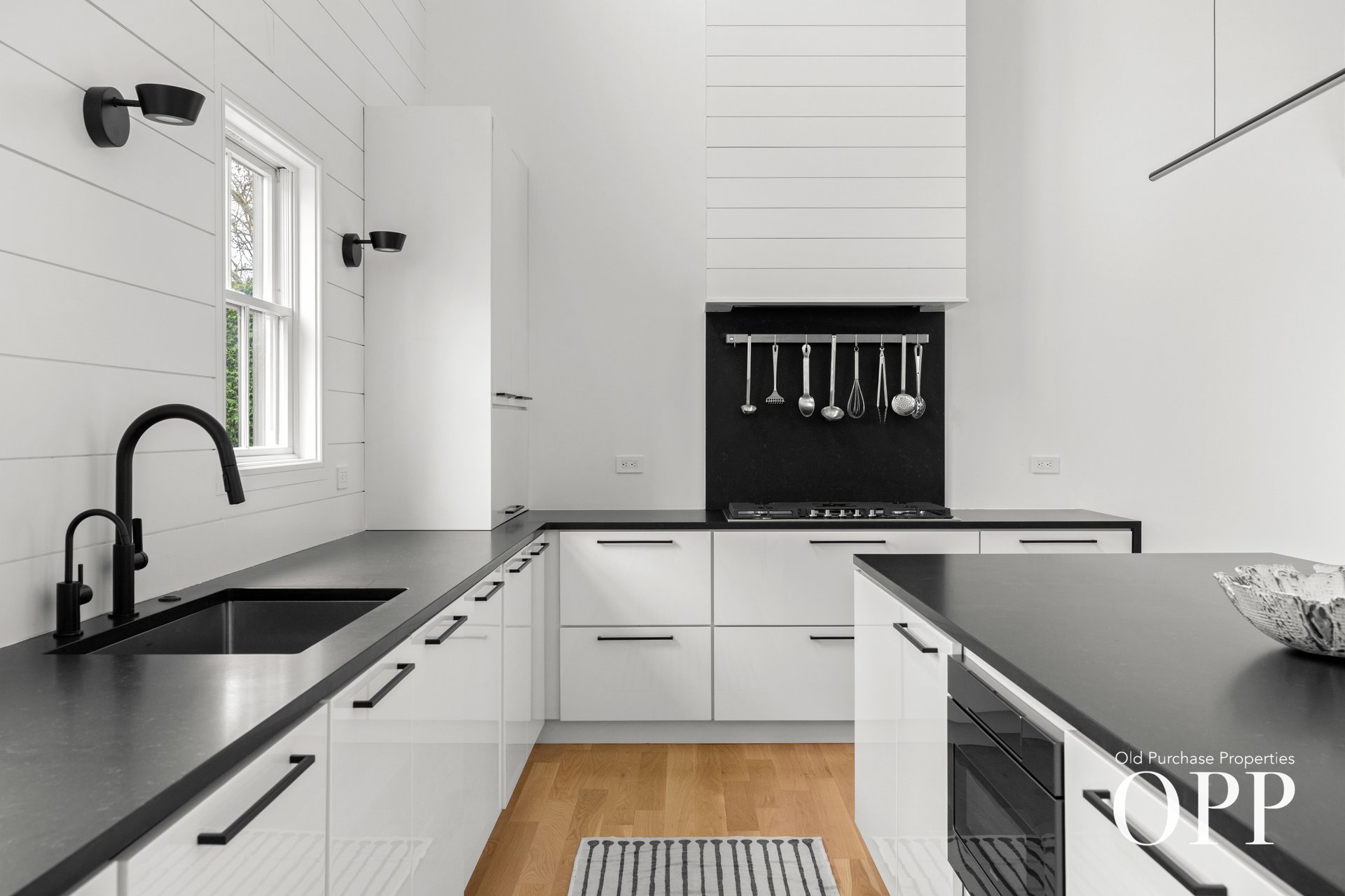 A MODERN SANCTUARY IN AN EXQUISITE LOCATION
