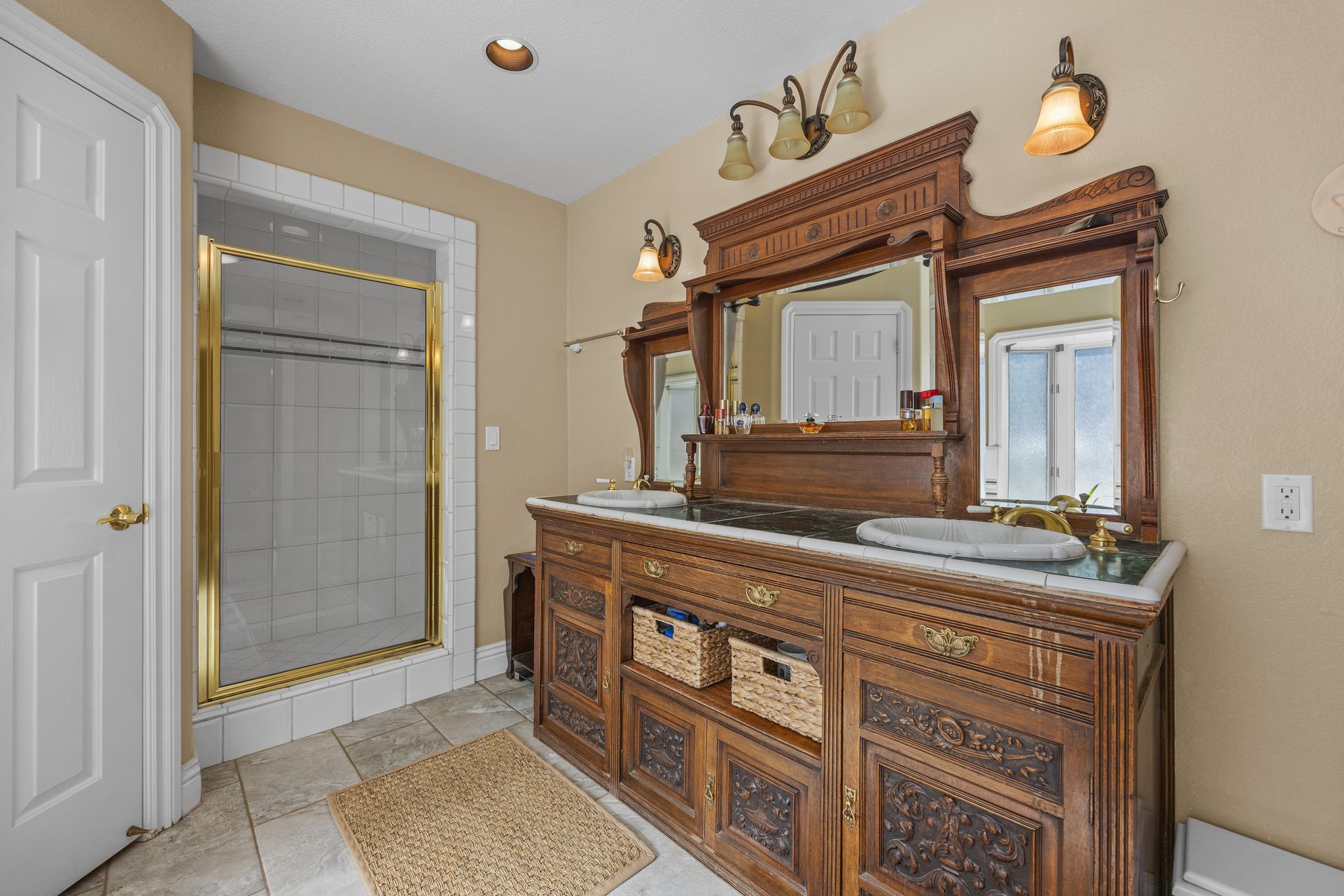 Equestrian Estate in Bear Valley Springs: 25820 Skyline Drive