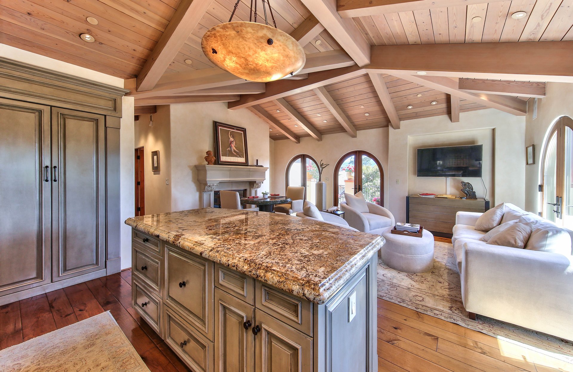 Carmel Penthouse - Luxury Rental