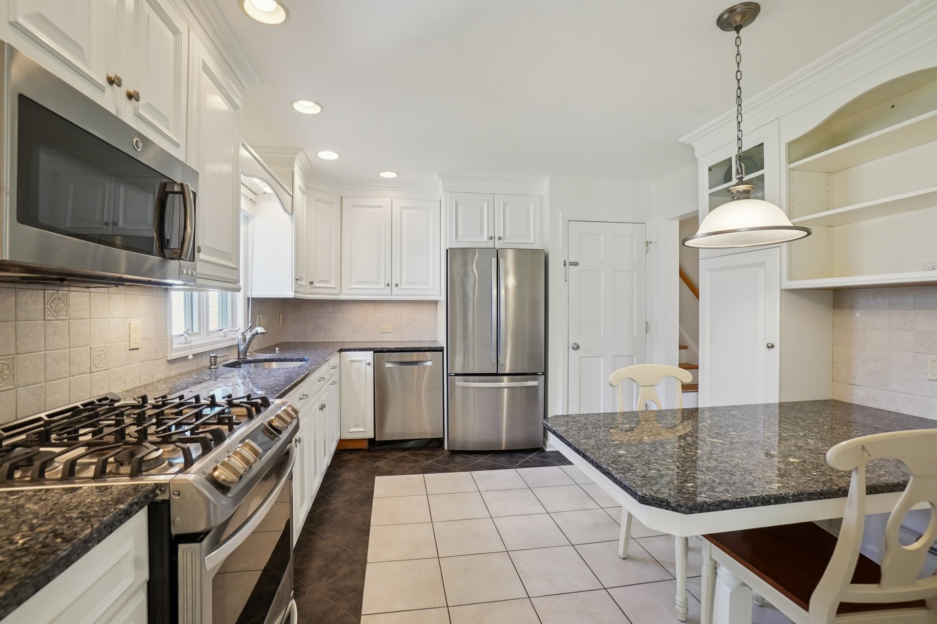 61 Country Club Ln
