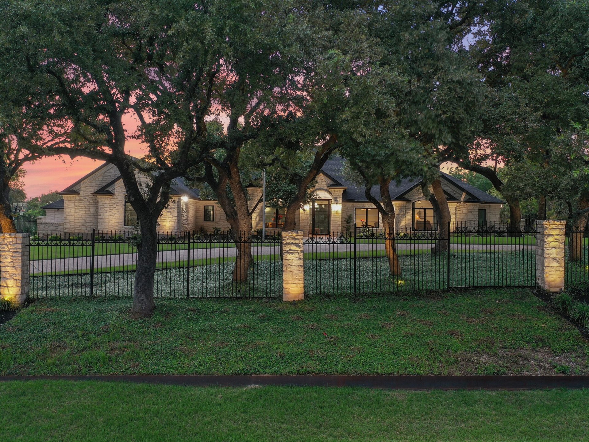 Estate Living in Rob Roy