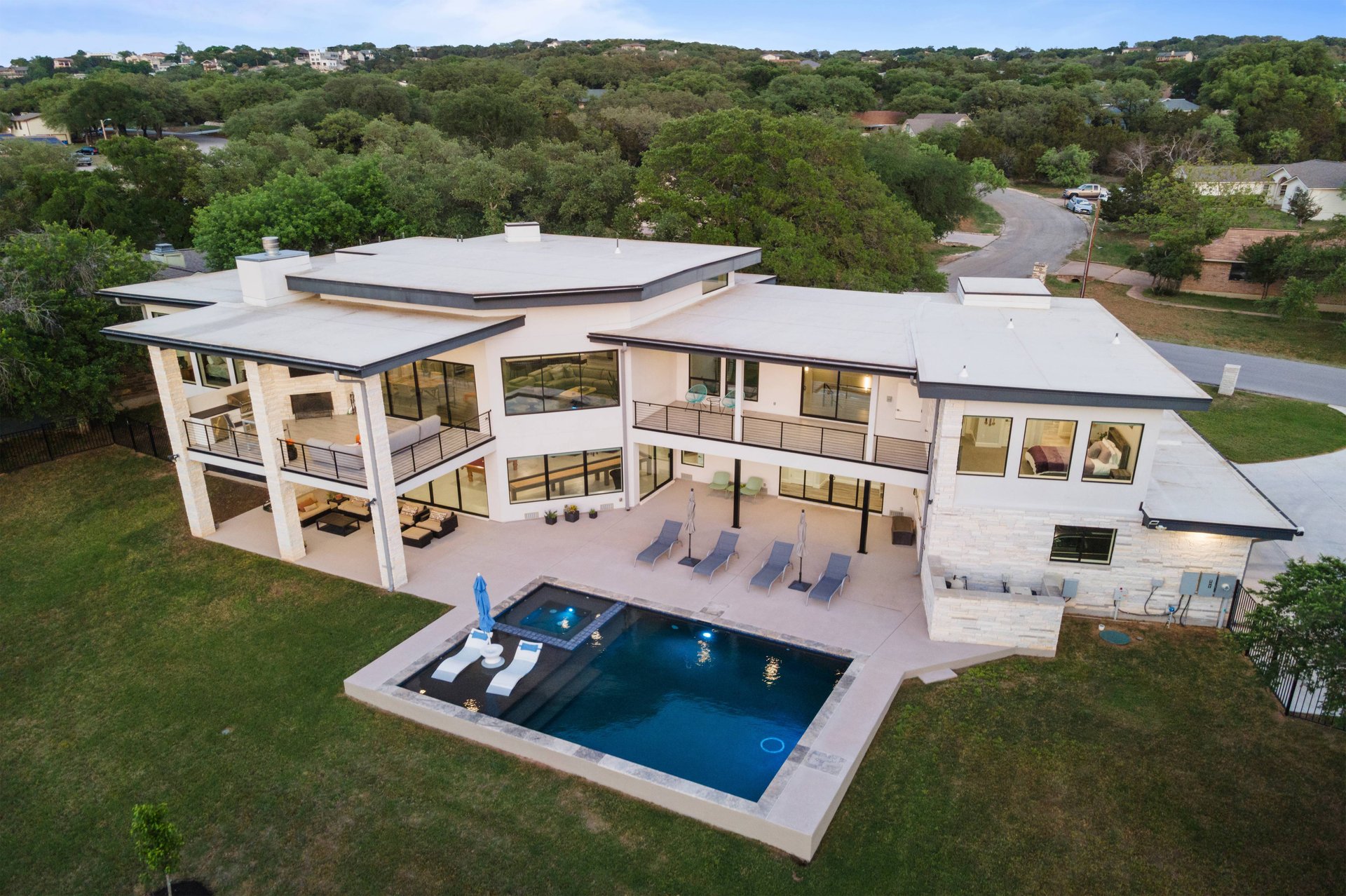2912 Patriot Drive & 3002 Point Cove