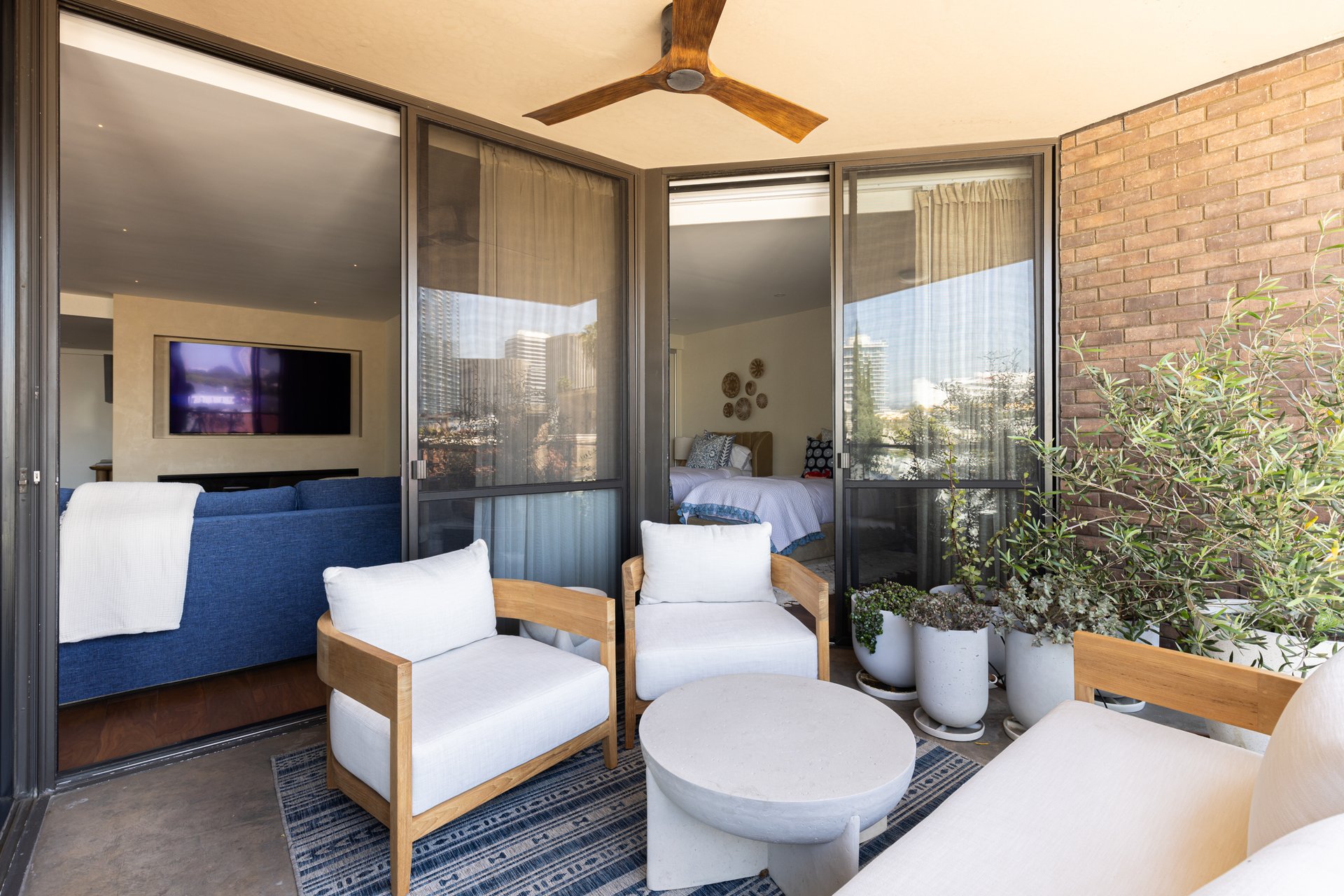 211 South Spalding Dr #305N, Beverly Hills