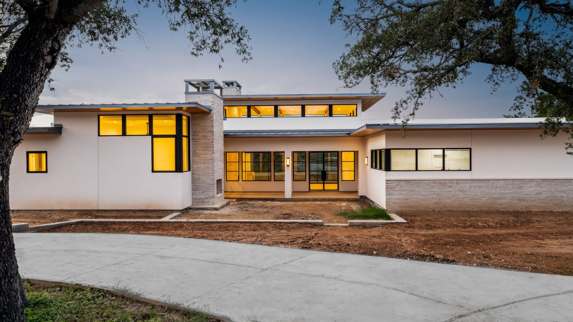 702 N Commons Ford Road