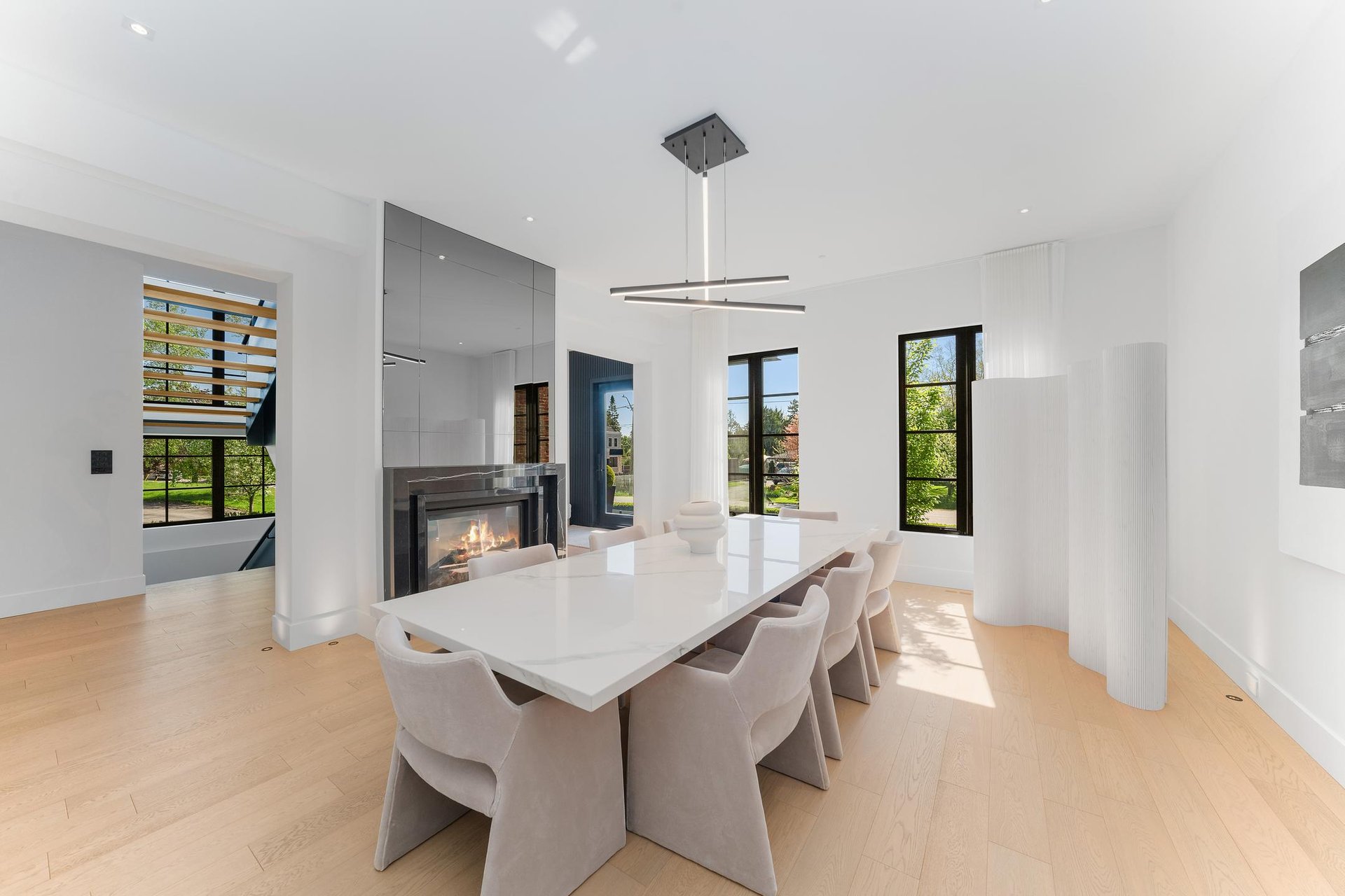 6 Forestave Crescent
