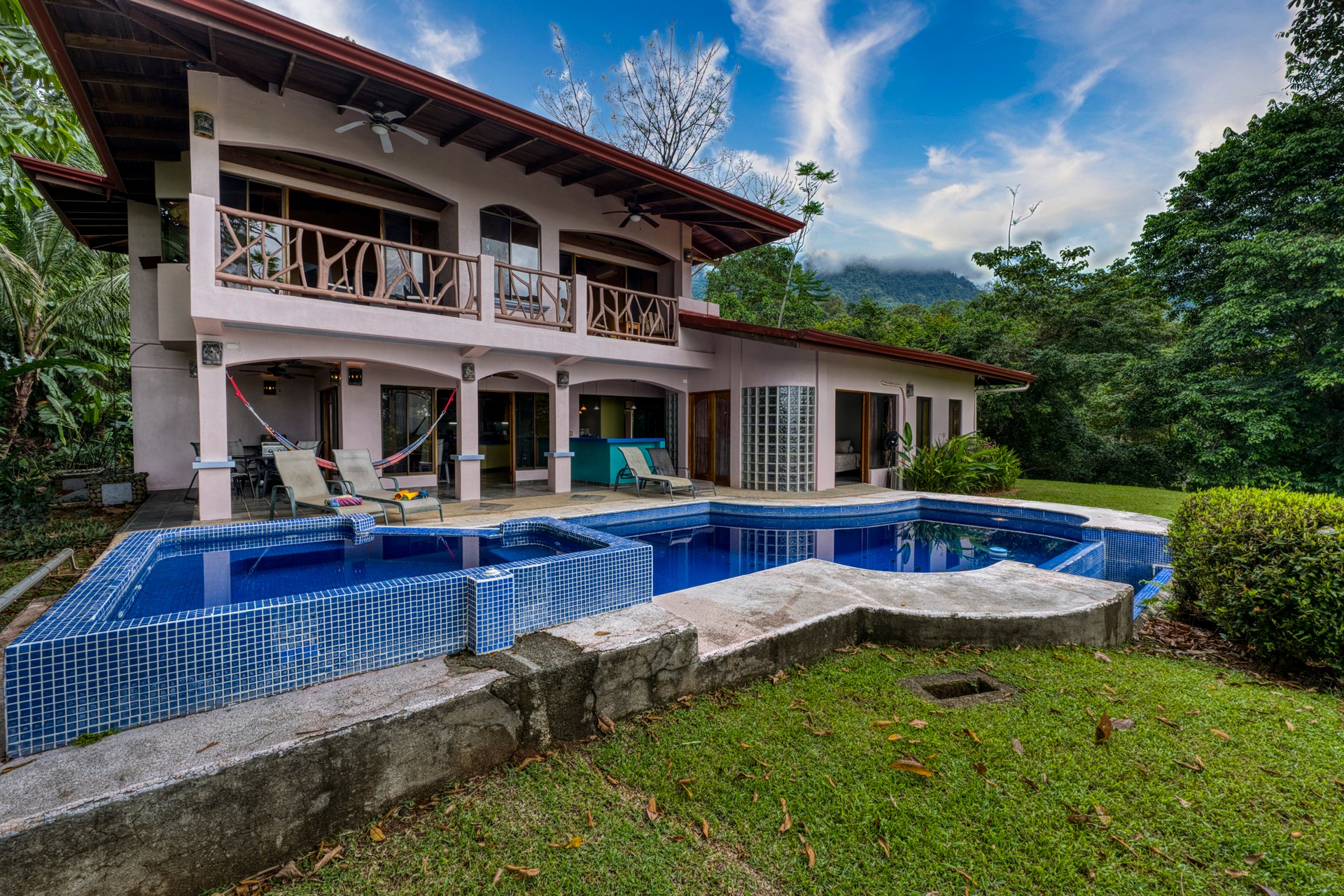 Ocean View home in Ventanas with Privacy. 