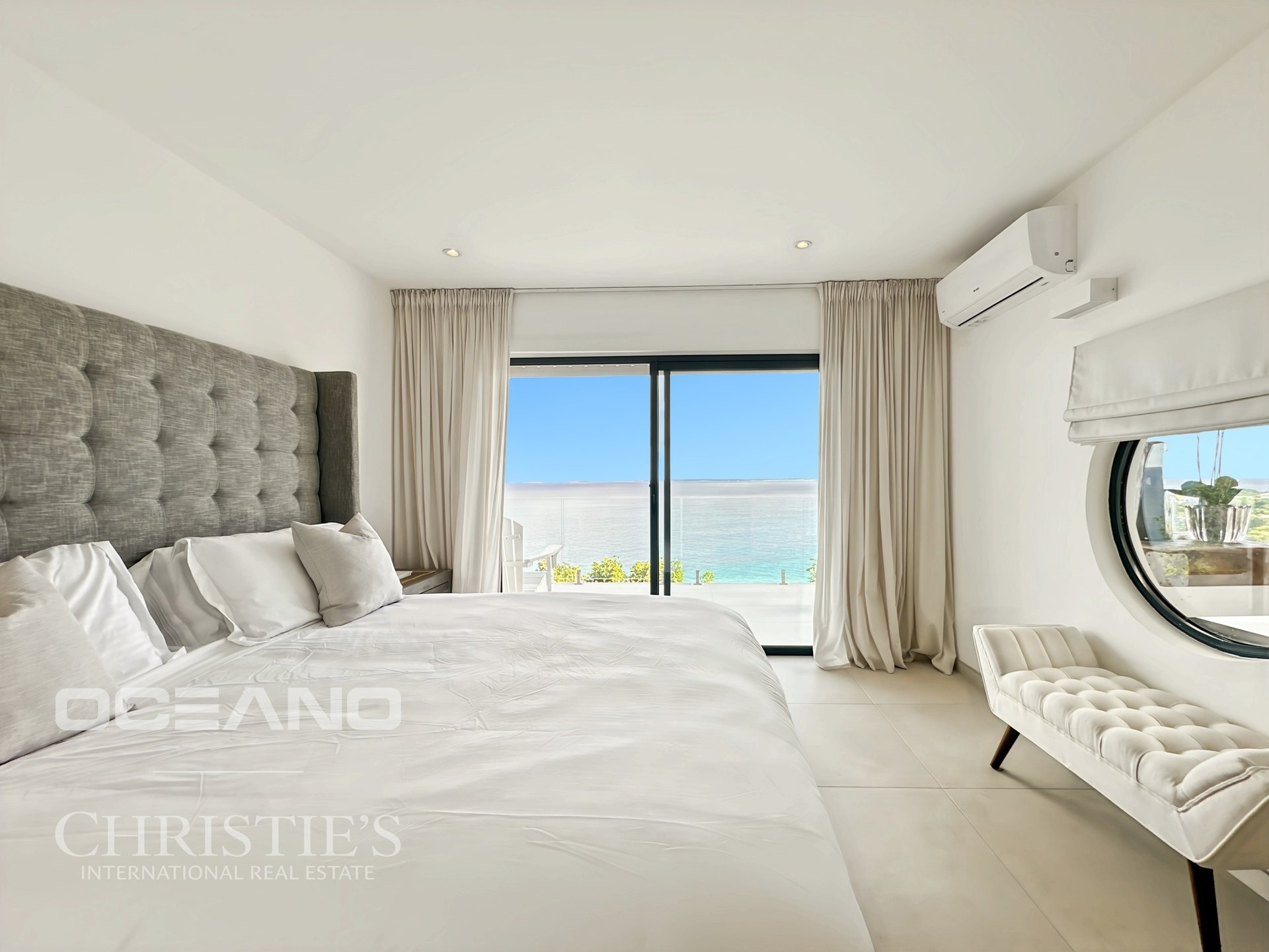 Cliffside Villa - Mont Rouge